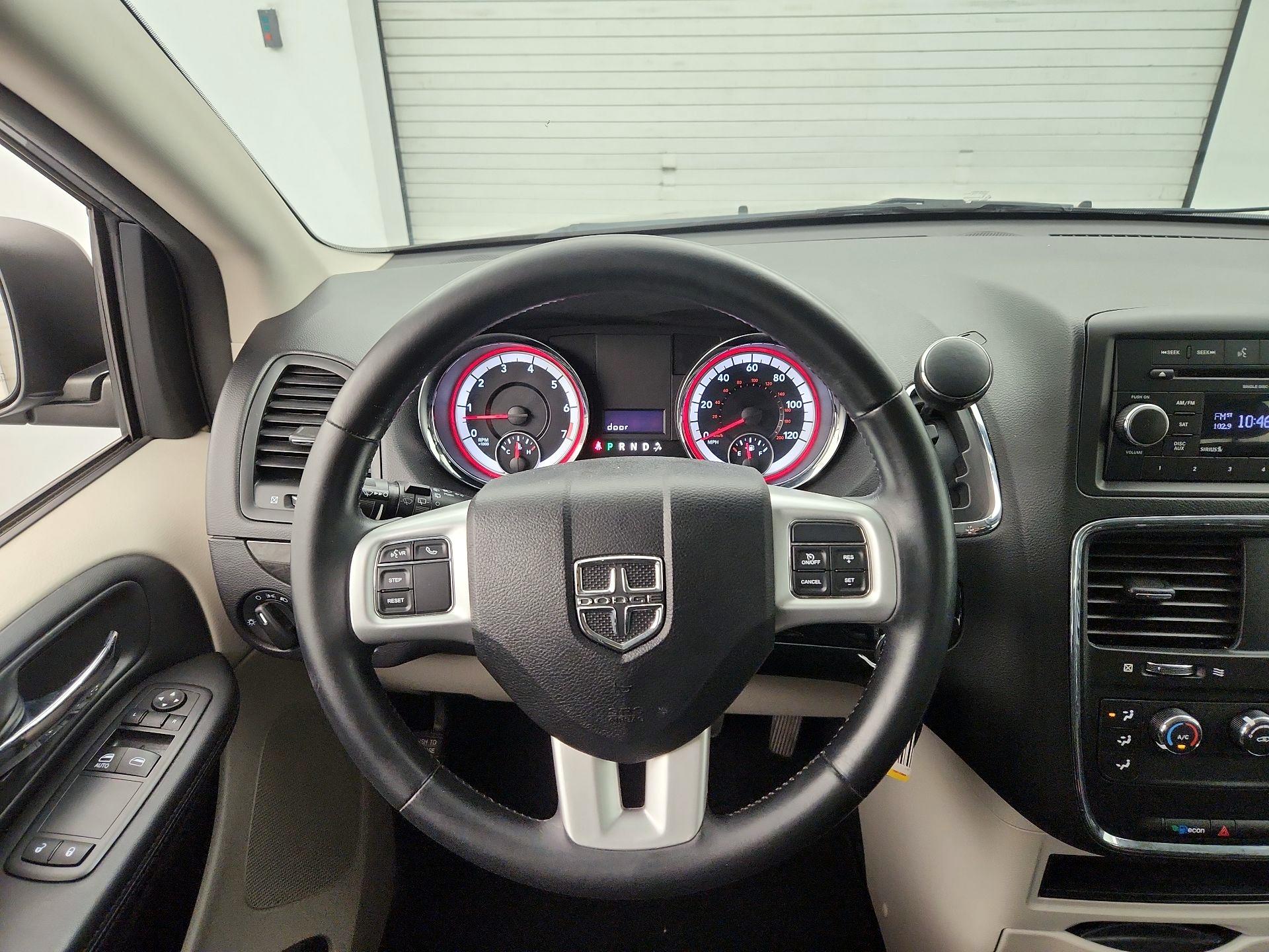 Thumbnail: 2016 Dodge Grand Caravan - 10