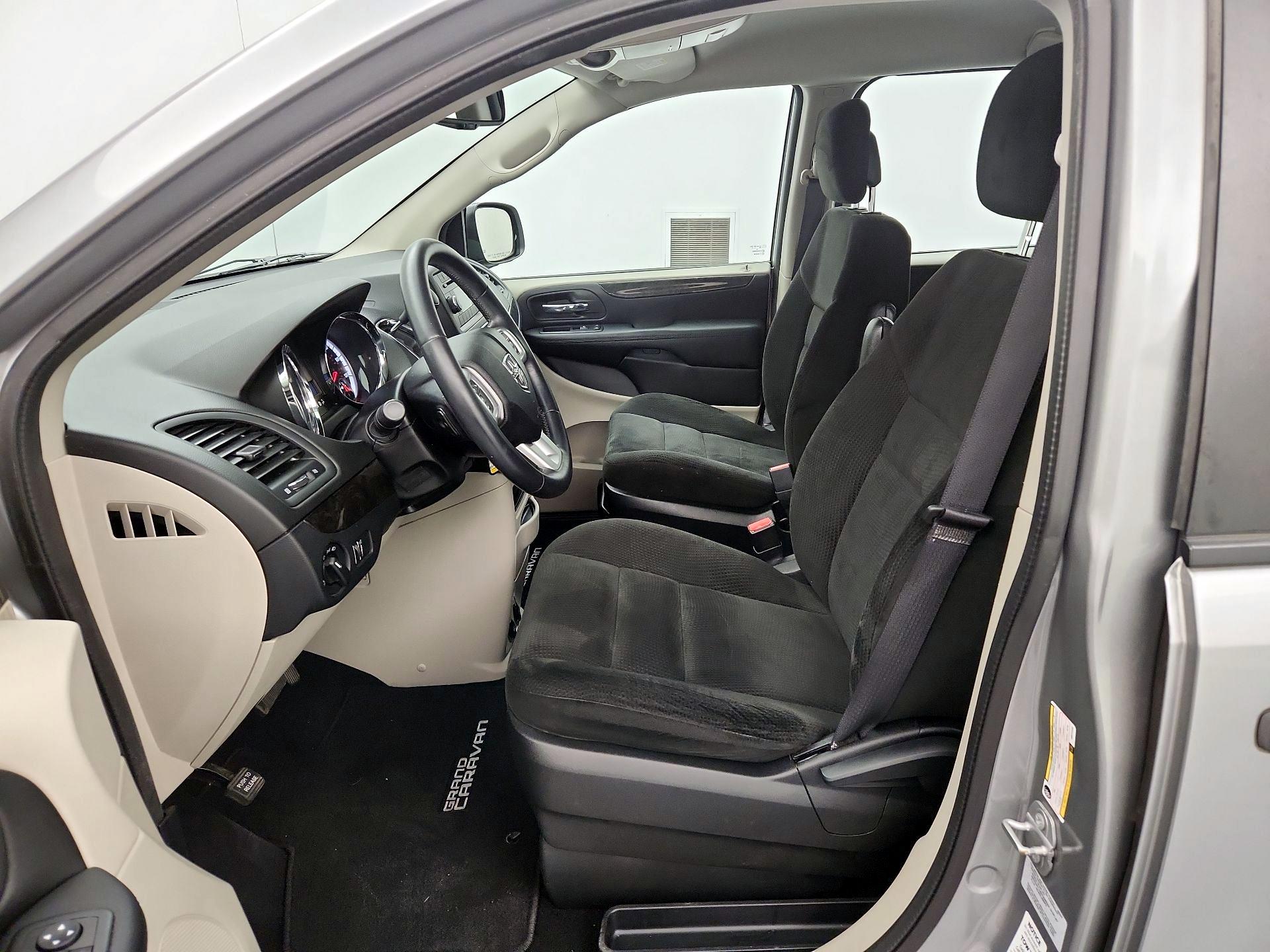 Thumbnail: 2016 Dodge Grand Caravan - 11