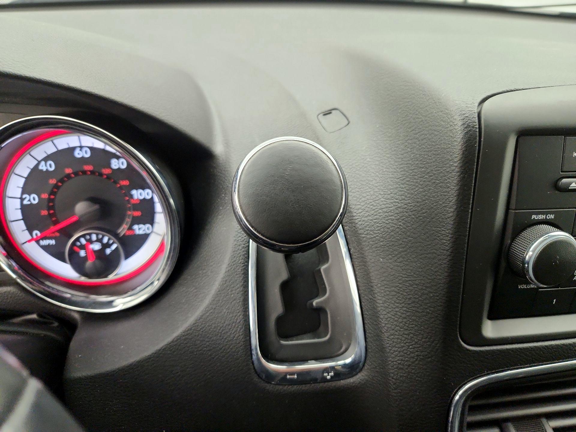 Thumbnail: 2016 Dodge Grand Caravan - 16