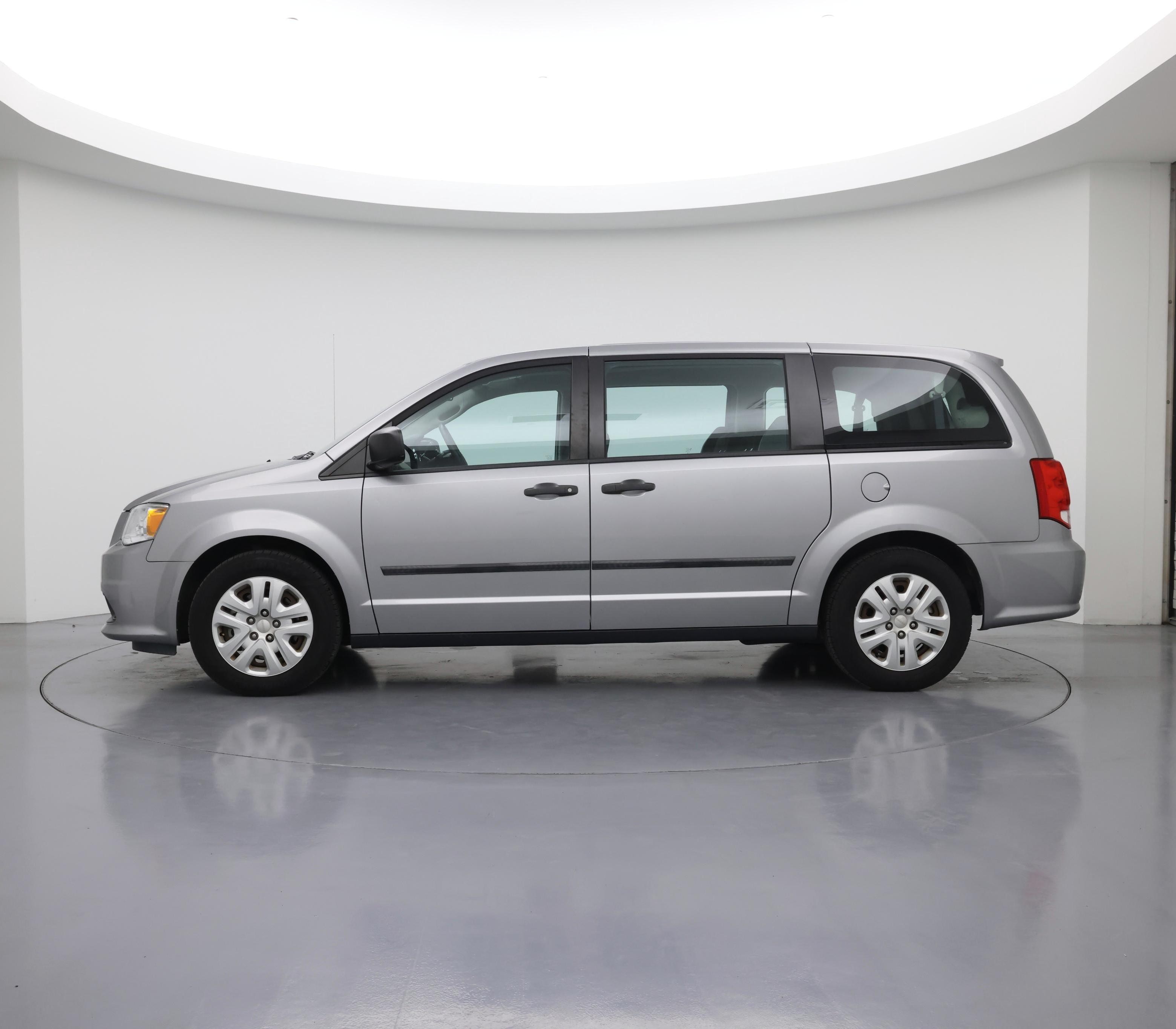 Thumbnail: 2016 Dodge Grand Caravan - 3