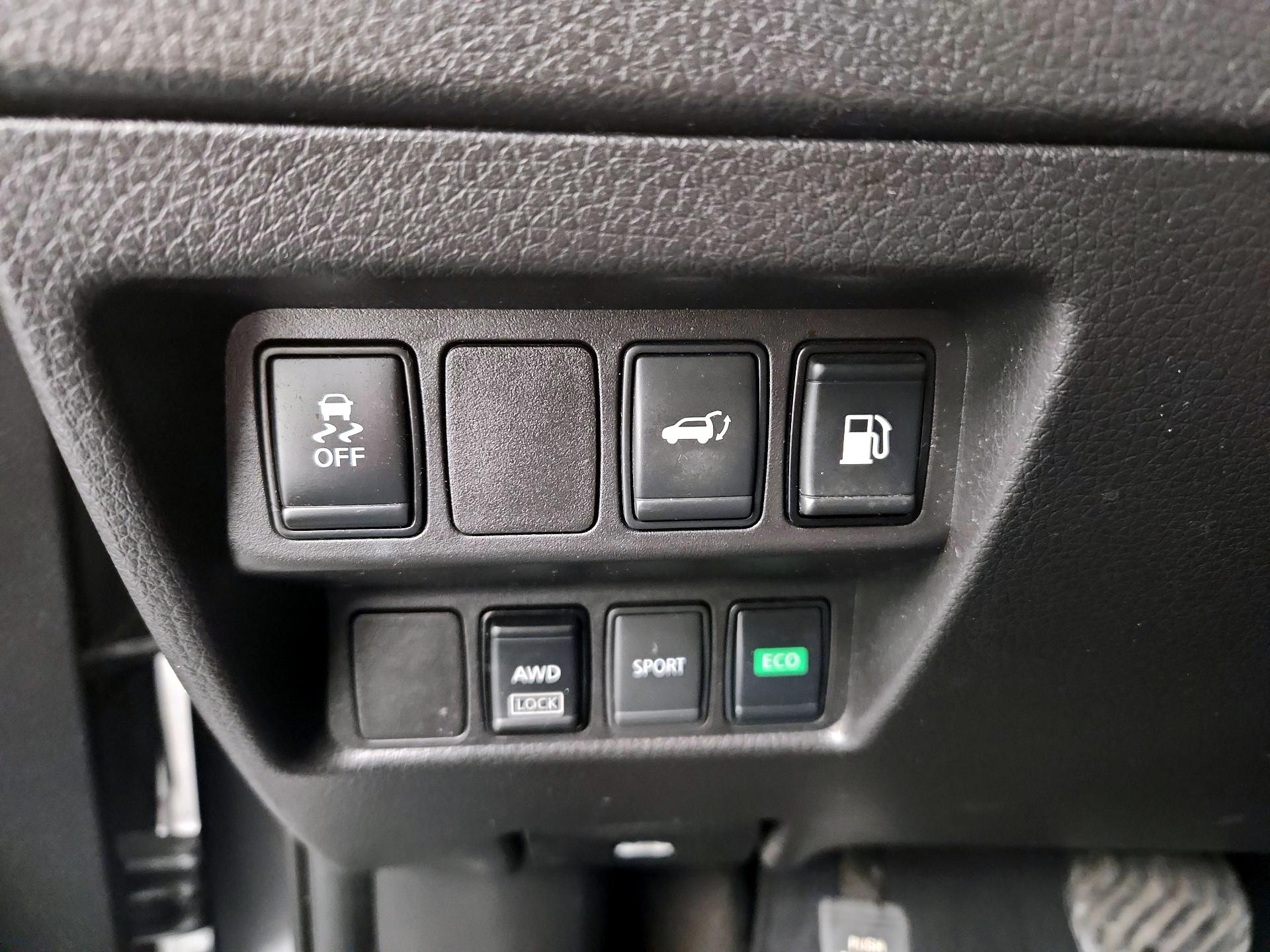 Thumbnail: 2018 Nissan Rogue - 13