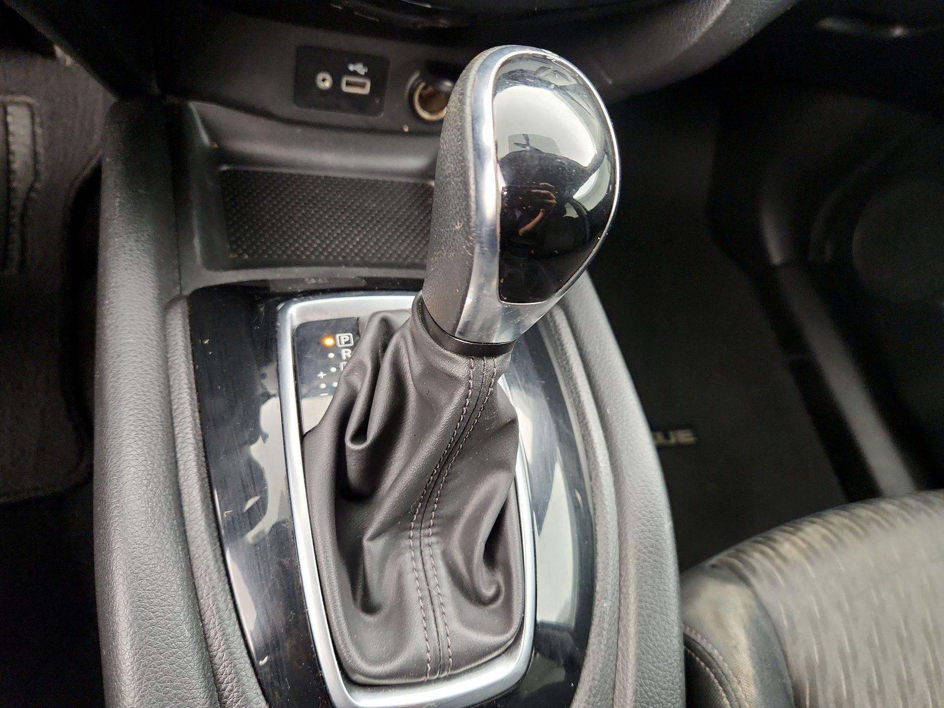 Thumbnail: 2018 Nissan Rogue - 17