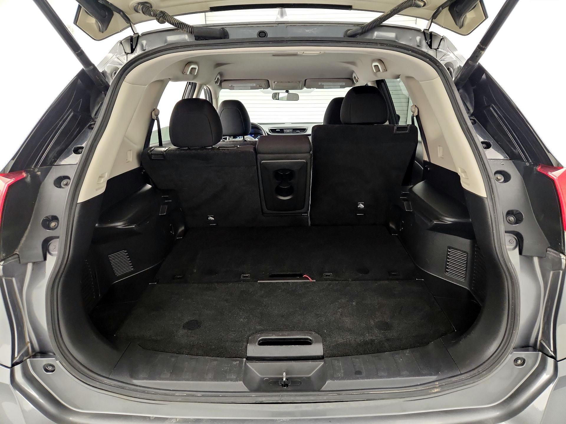 Thumbnail: 2018 Nissan Rogue - 20