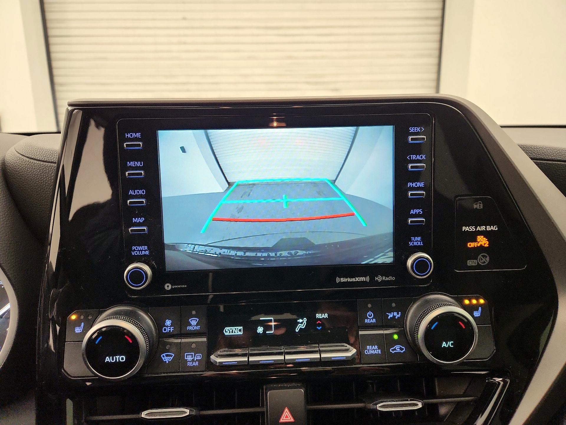 Thumbnail: 2020 Toyota Highlander - 14