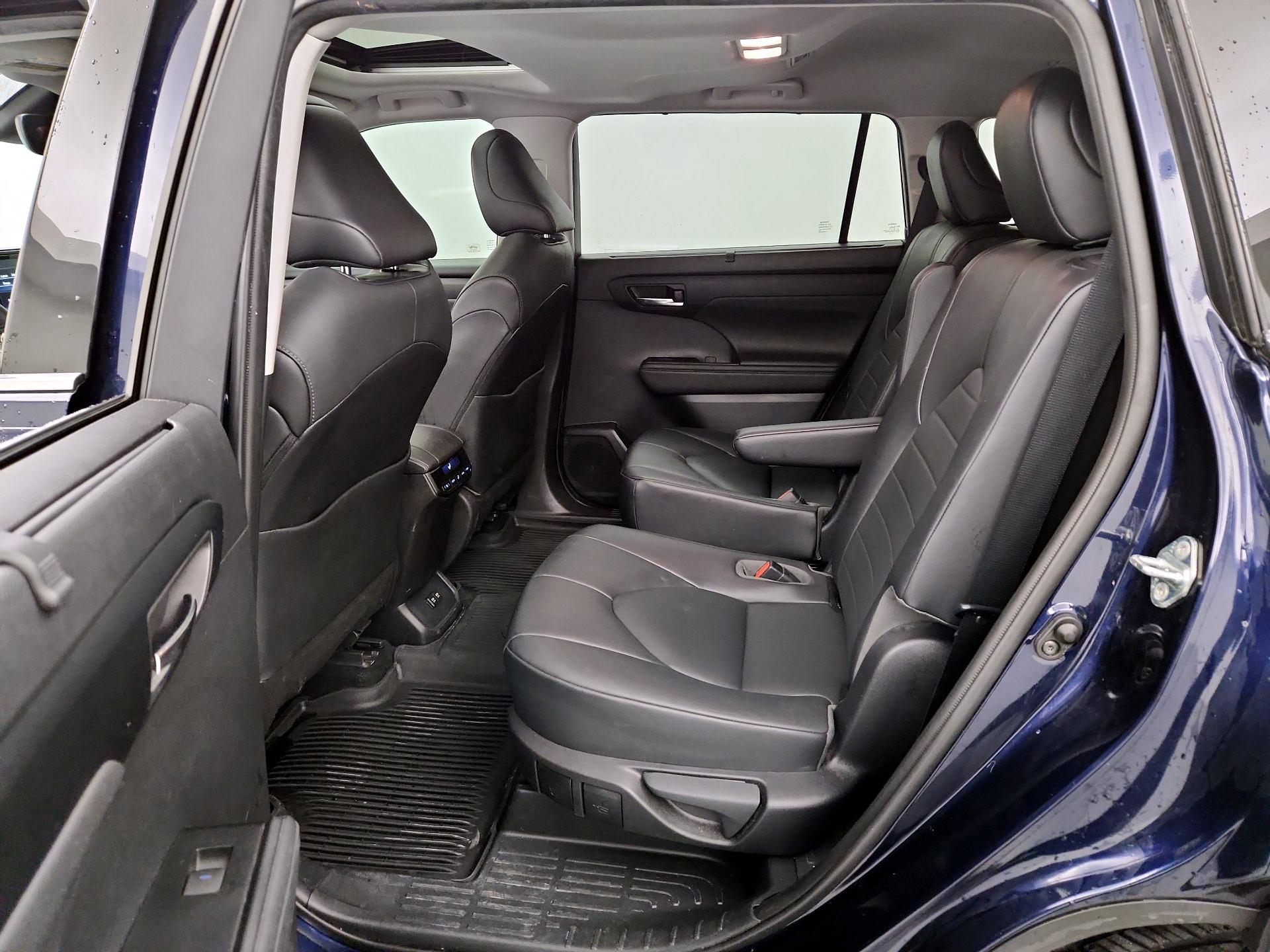 Thumbnail: 2020 Toyota Highlander - 20