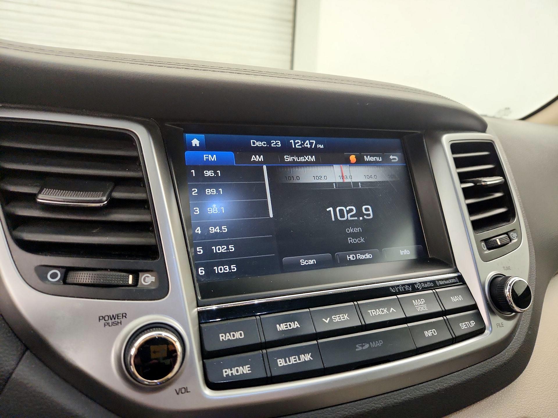 Thumbnail: 2017 Hyundai Tucson - 15