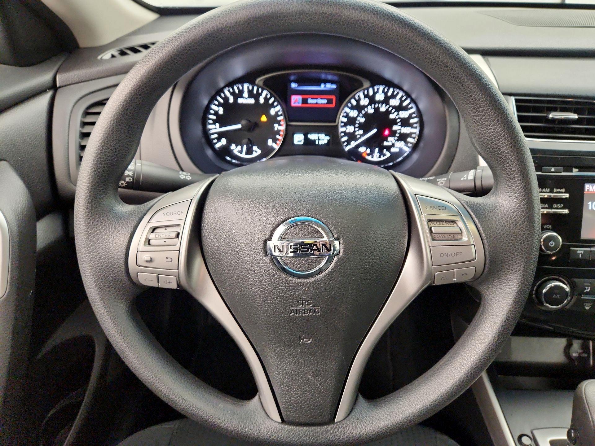 Thumbnail: 2015 Nissan Altima - 10