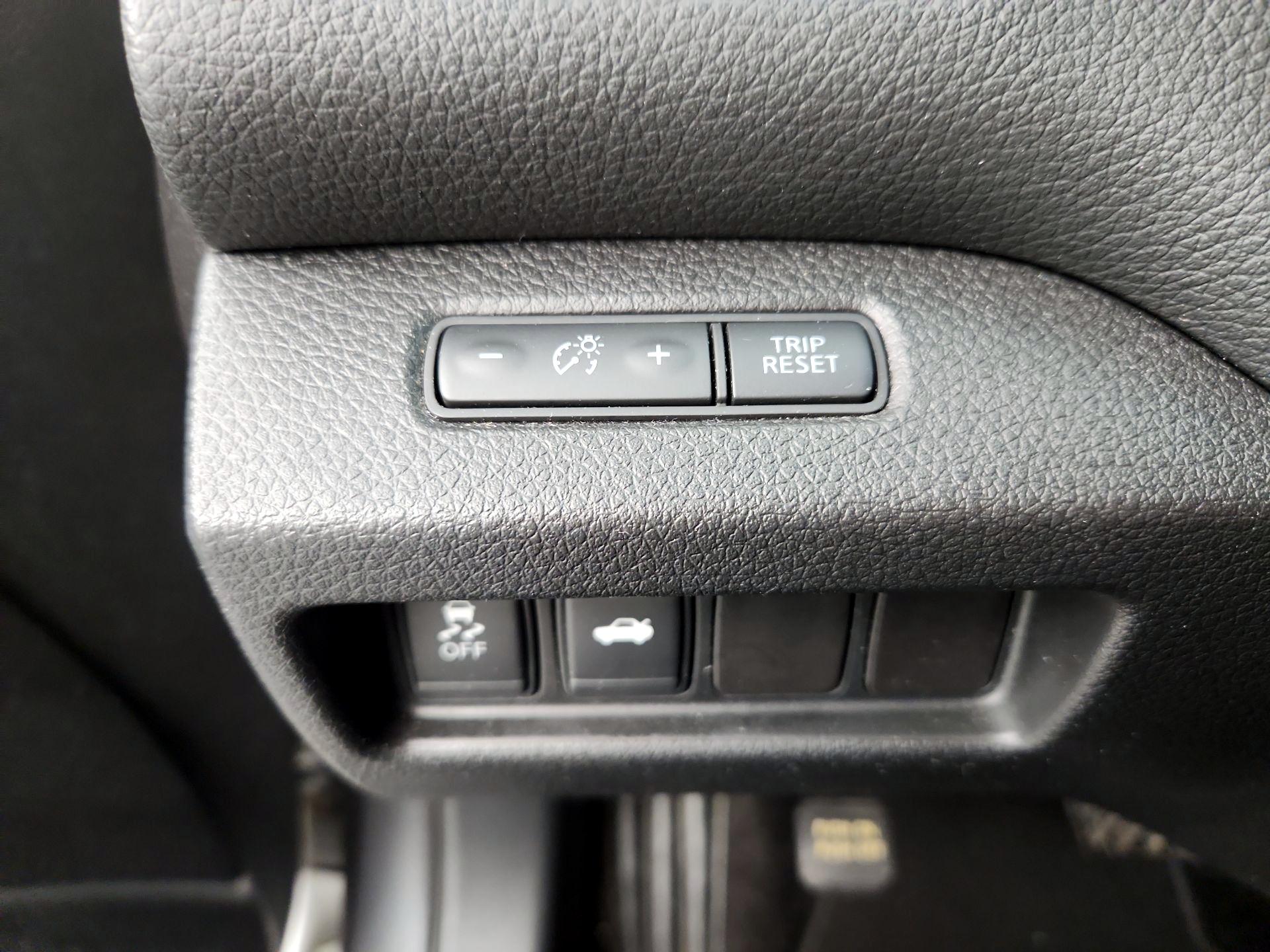 Thumbnail: 2015 Nissan Altima - 13