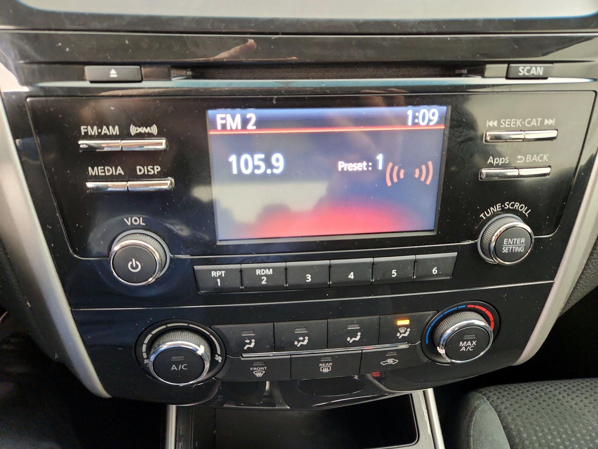 Thumbnail: 2015 Nissan Altima - 15