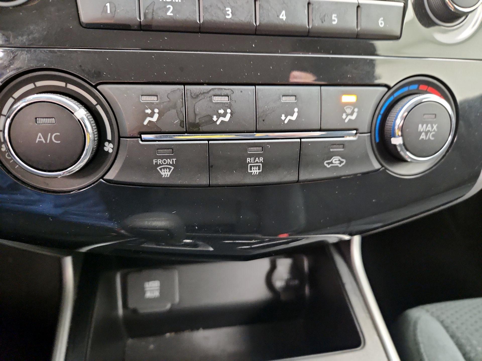 Thumbnail: 2015 Nissan Altima - 16