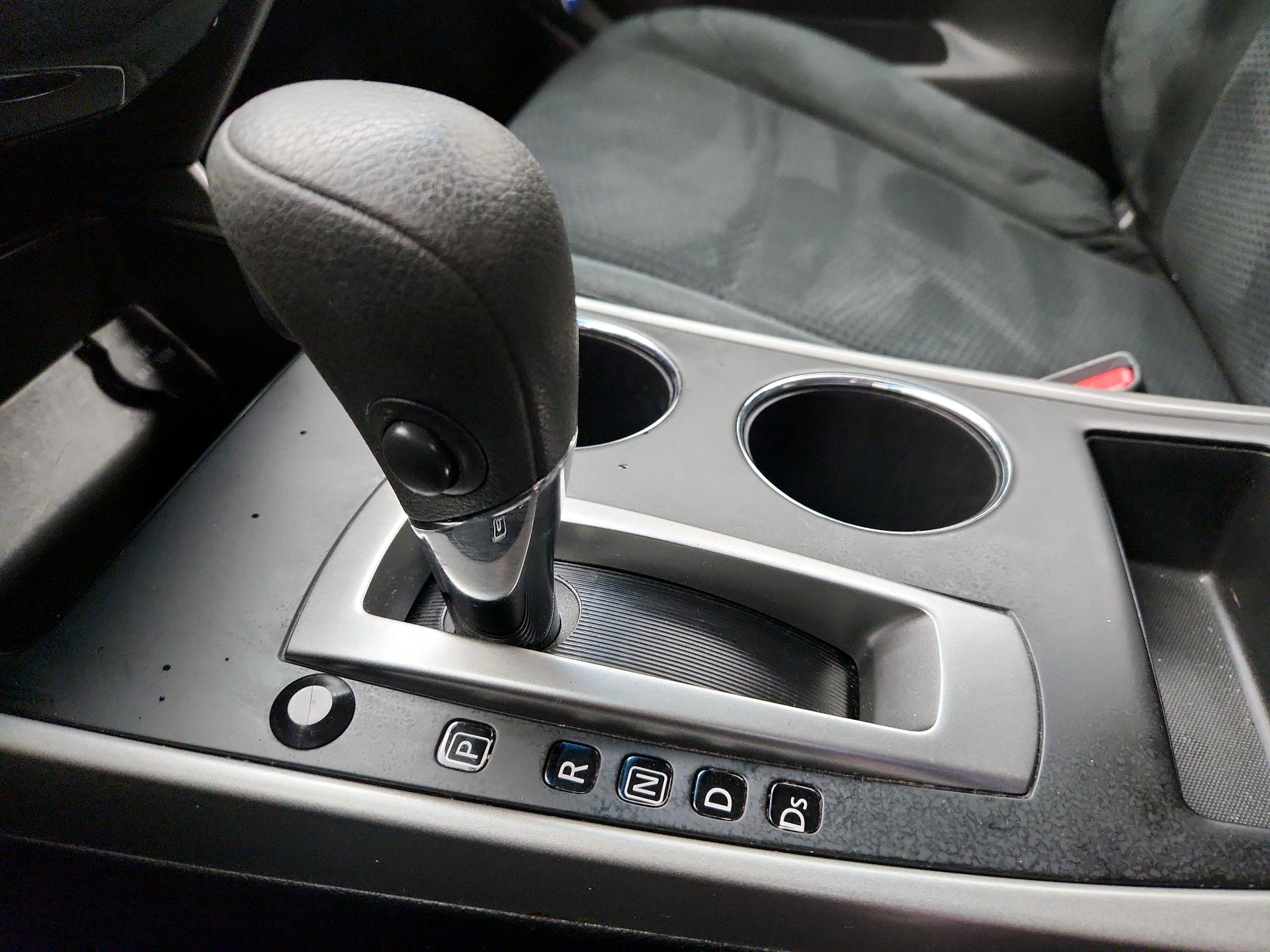 Thumbnail: 2015 Nissan Altima - 17