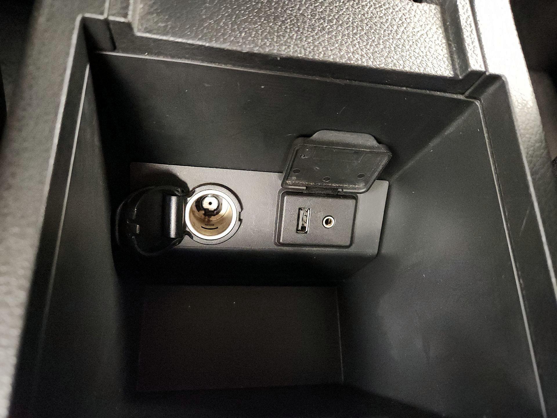 Thumbnail: 2015 Nissan Sentra - 18