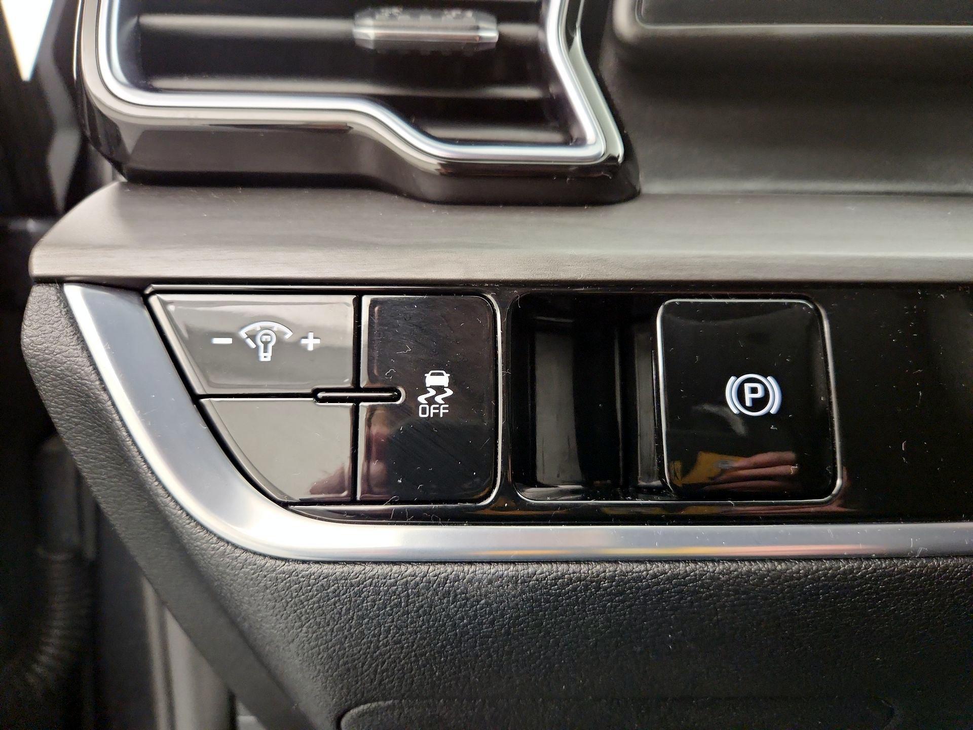 Thumbnail: 2023 Kia Sportage - 13