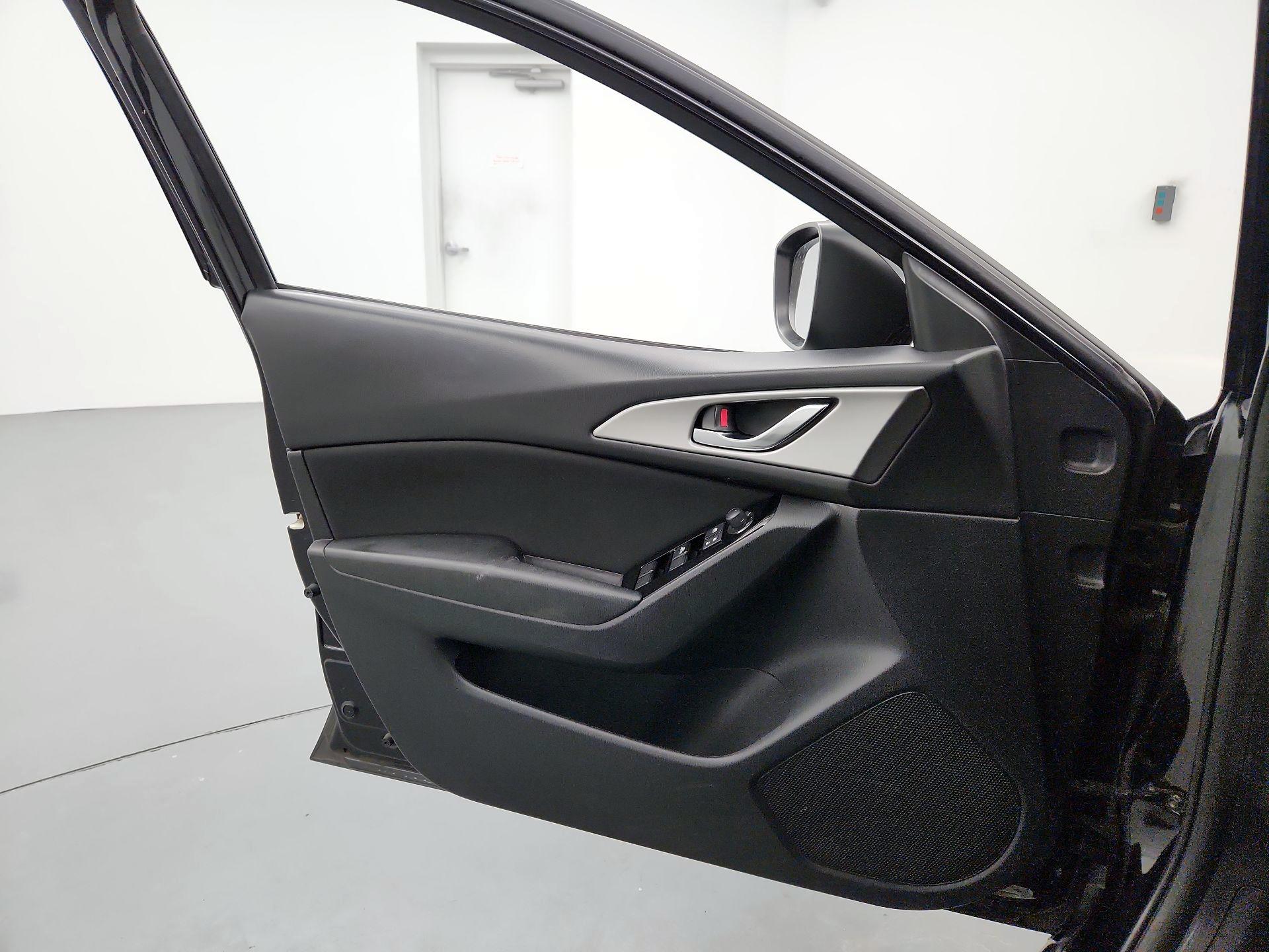 Thumbnail: 2017 Mazda Mazda3 - 12