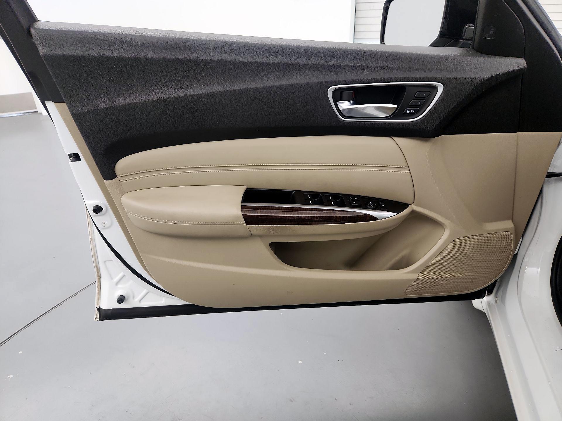 Thumbnail: 2018 Acura TLX - 12