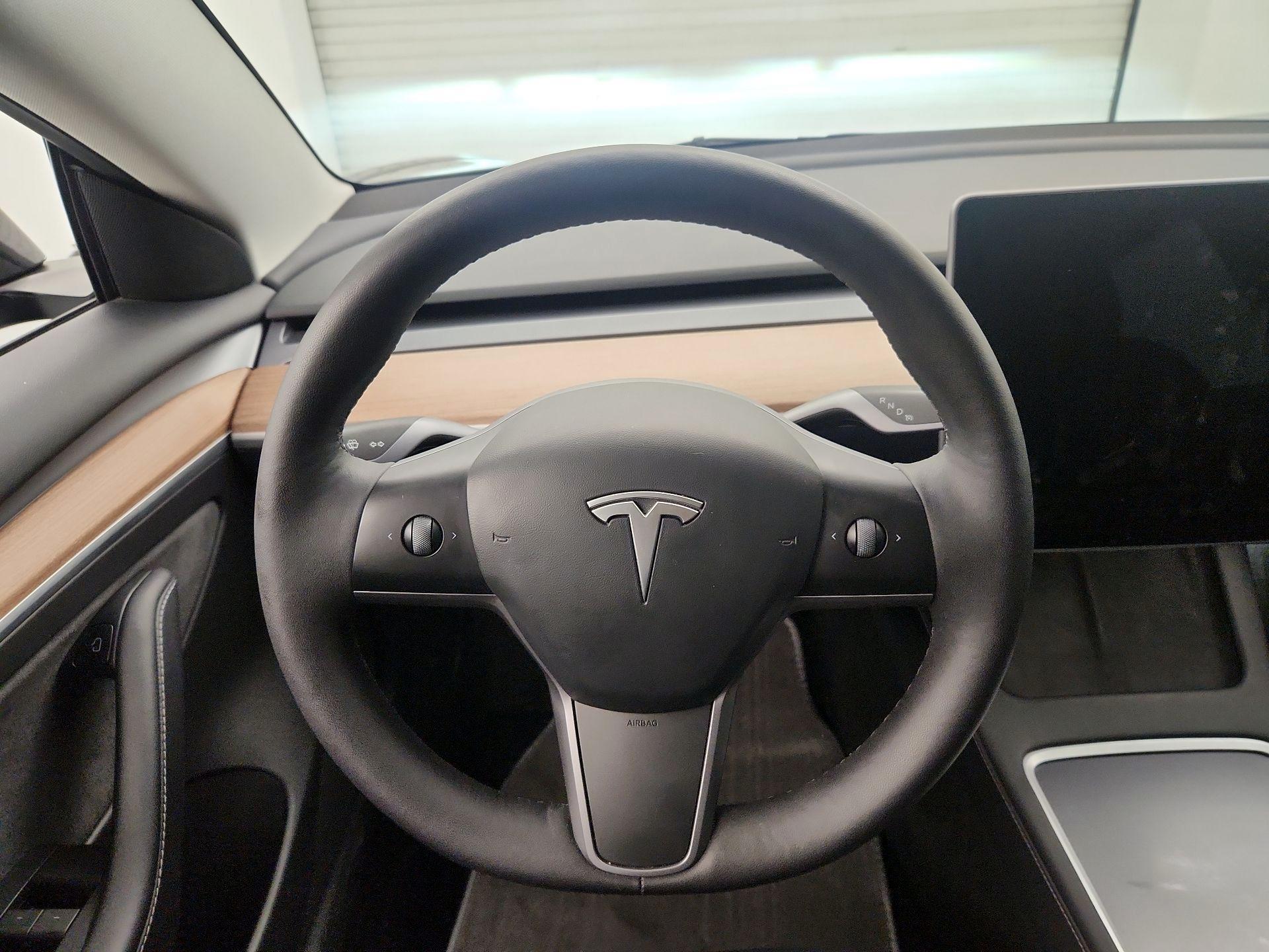 Thumbnail: 2023 Tesla Model 3 - 10