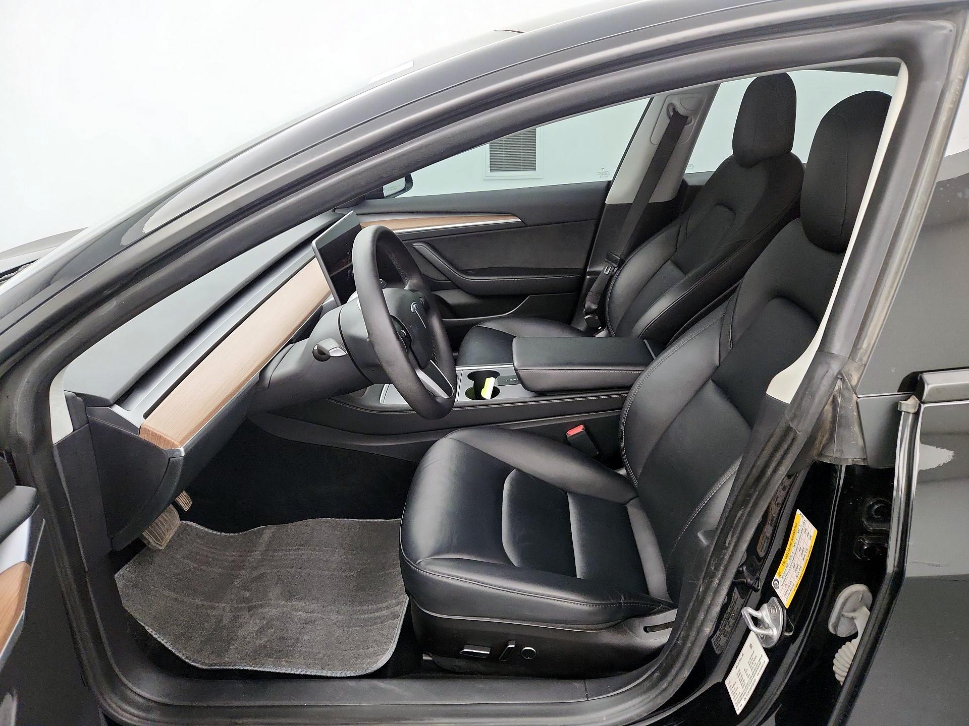 Thumbnail: 2023 Tesla Model 3 - 11