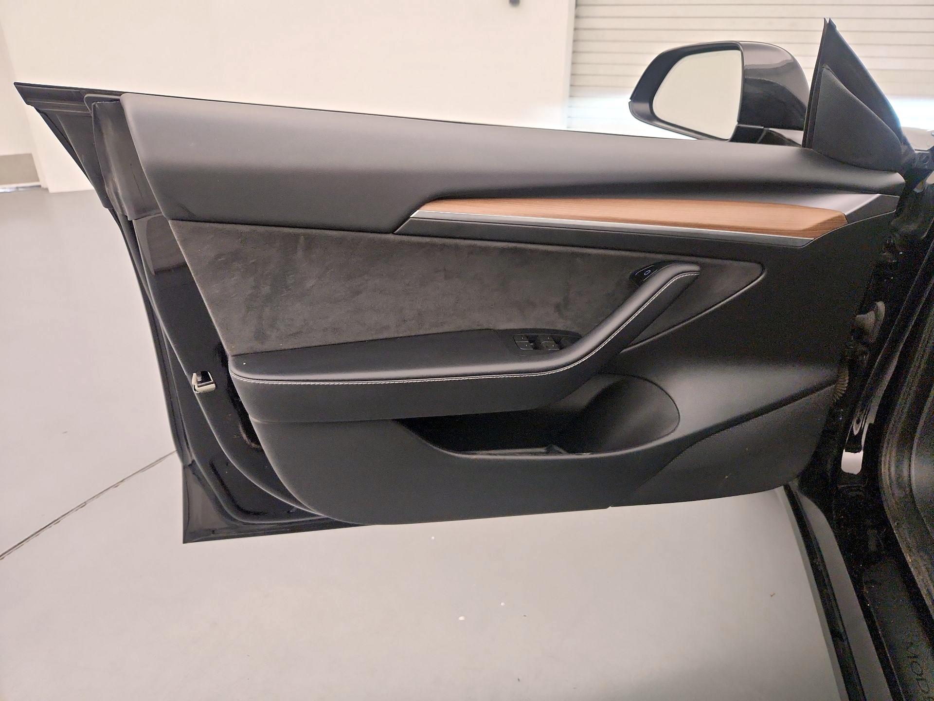 Thumbnail: 2023 Tesla Model 3 - 12