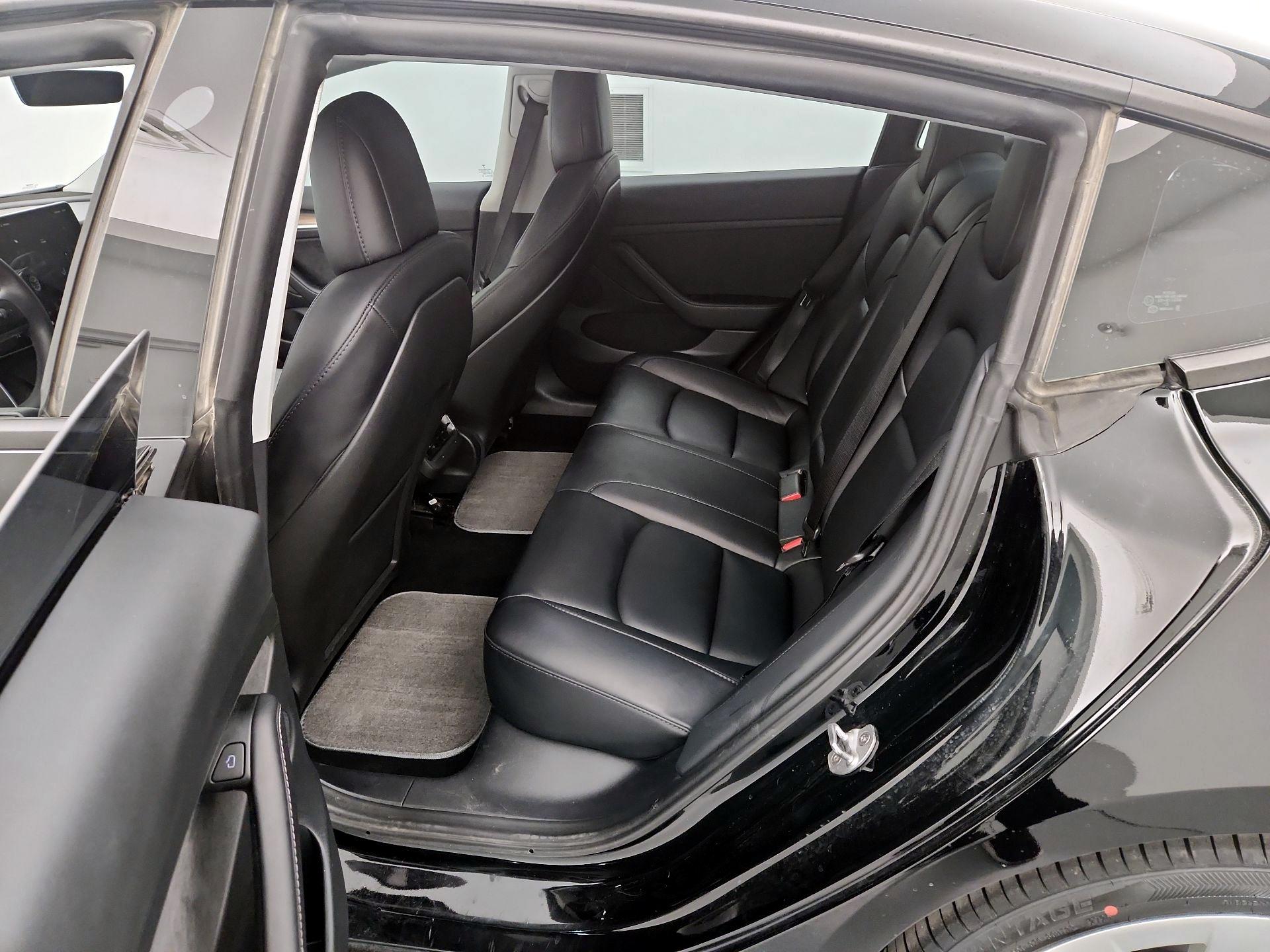 Thumbnail: 2023 Tesla Model 3 - 17