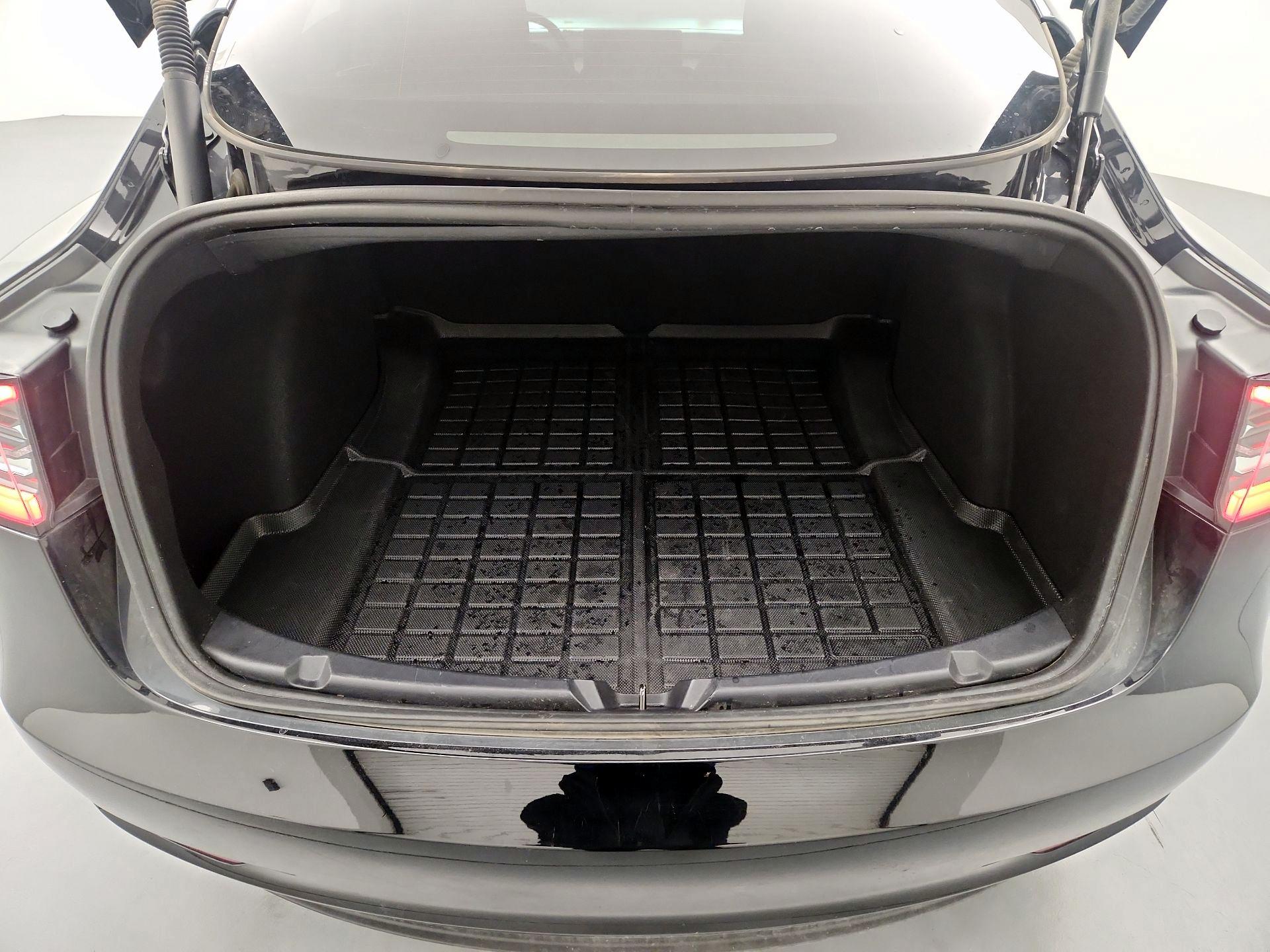 Thumbnail: 2023 Tesla Model 3 - 18