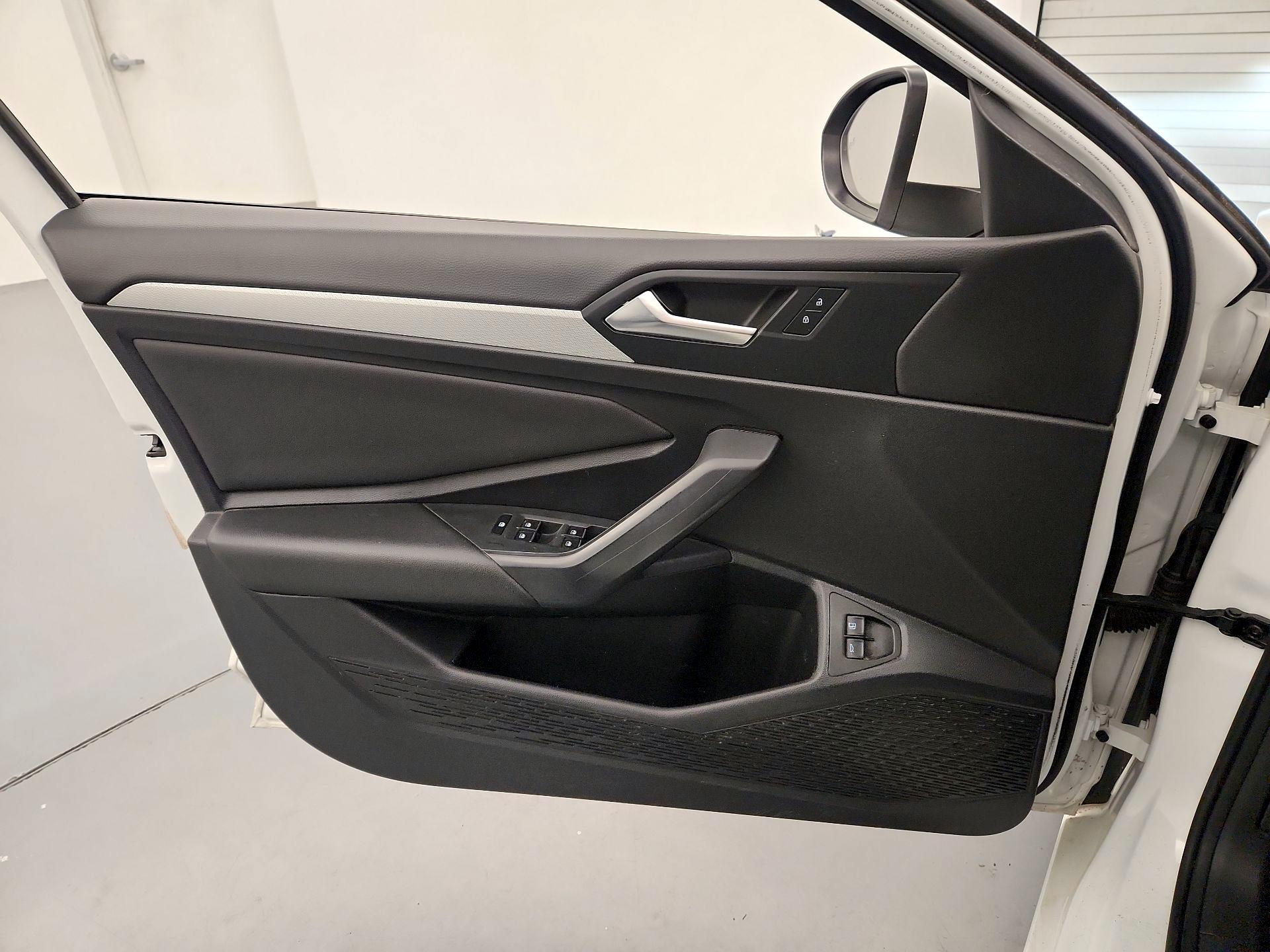 Thumbnail: 2021 Volkswagen Jetta - 12