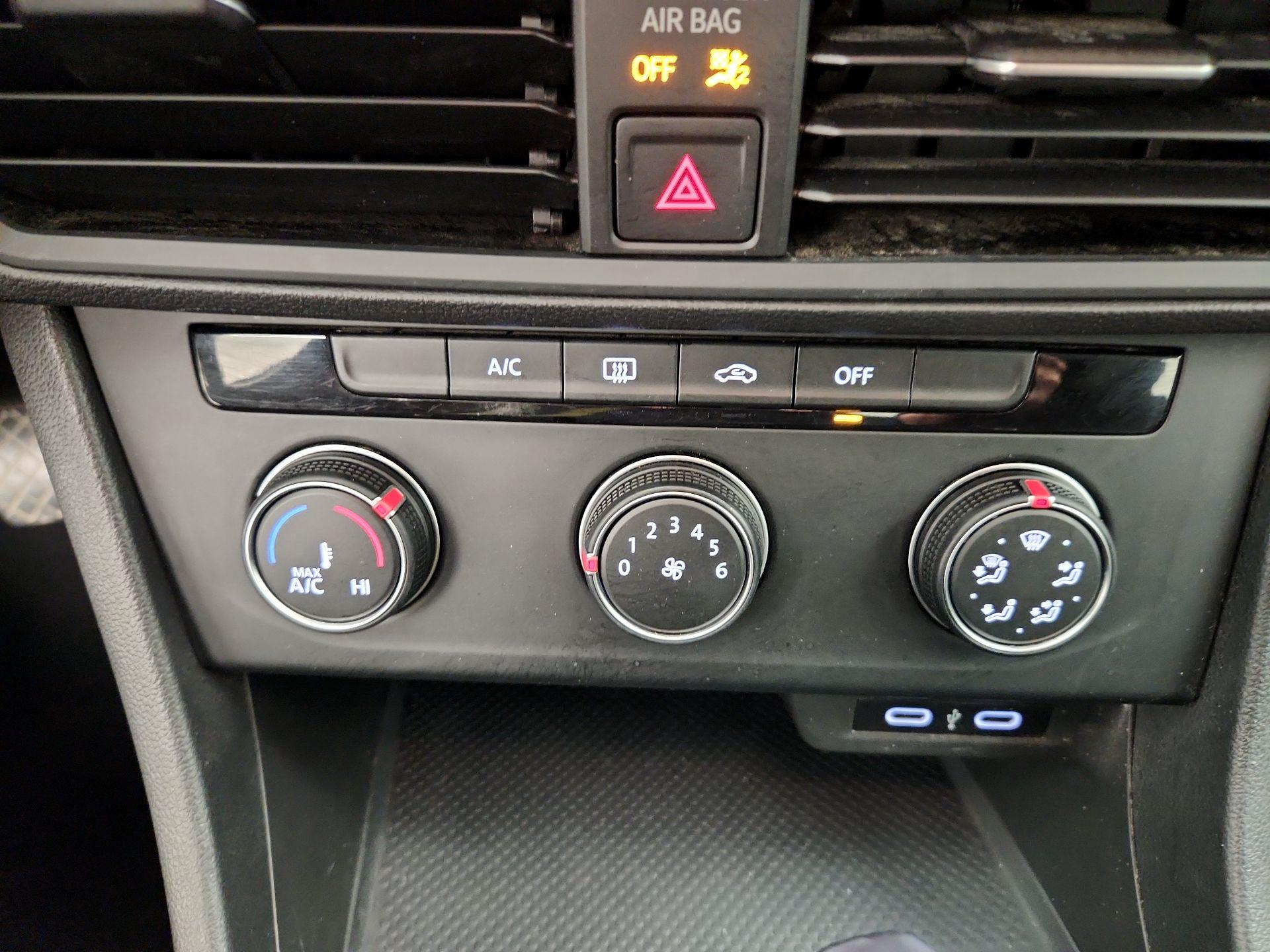 Thumbnail: 2021 Volkswagen Jetta - 16