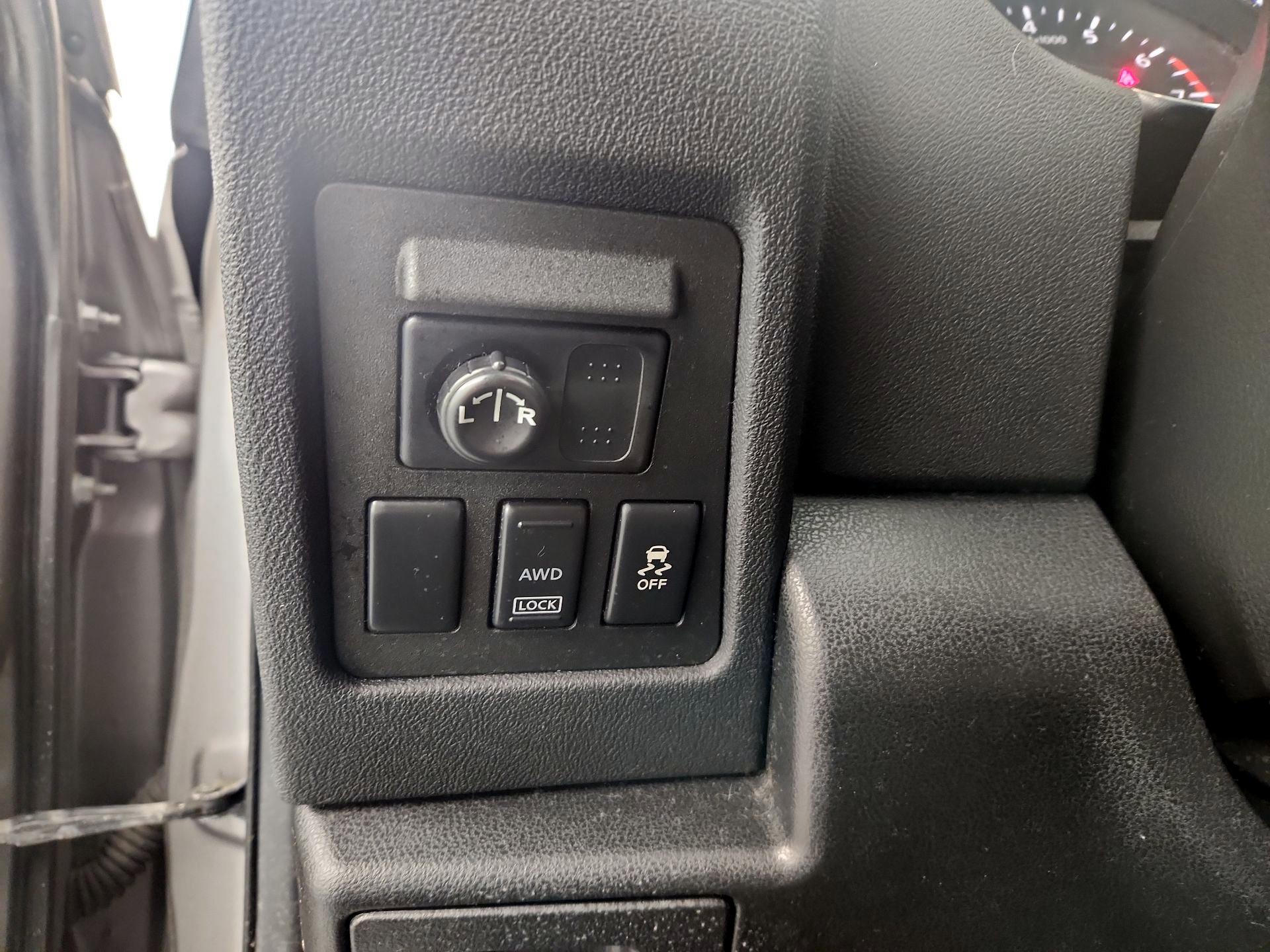 Thumbnail: 2014 Nissan Rogue - 13