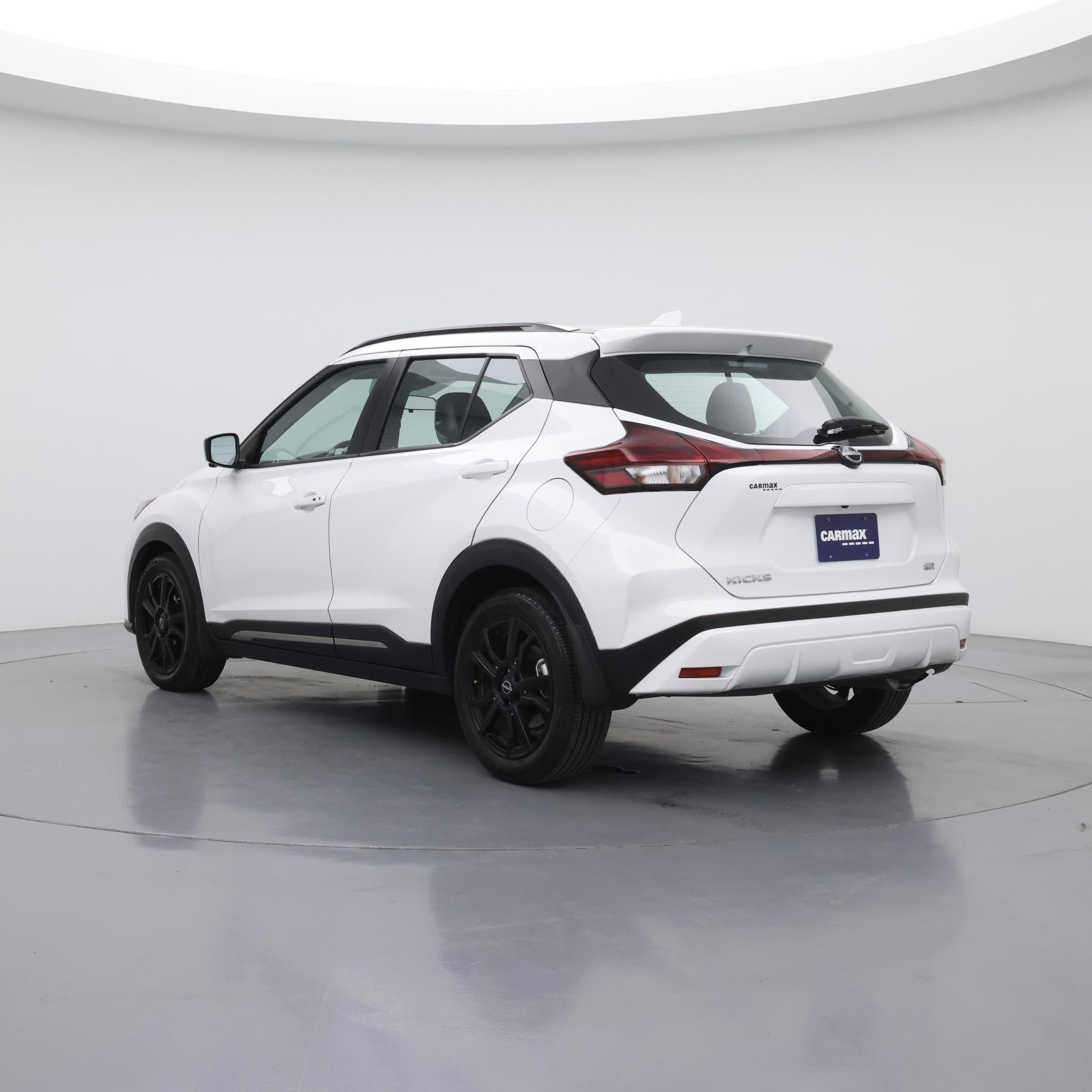 Thumbnail: 2023 Nissan Kicks - 2