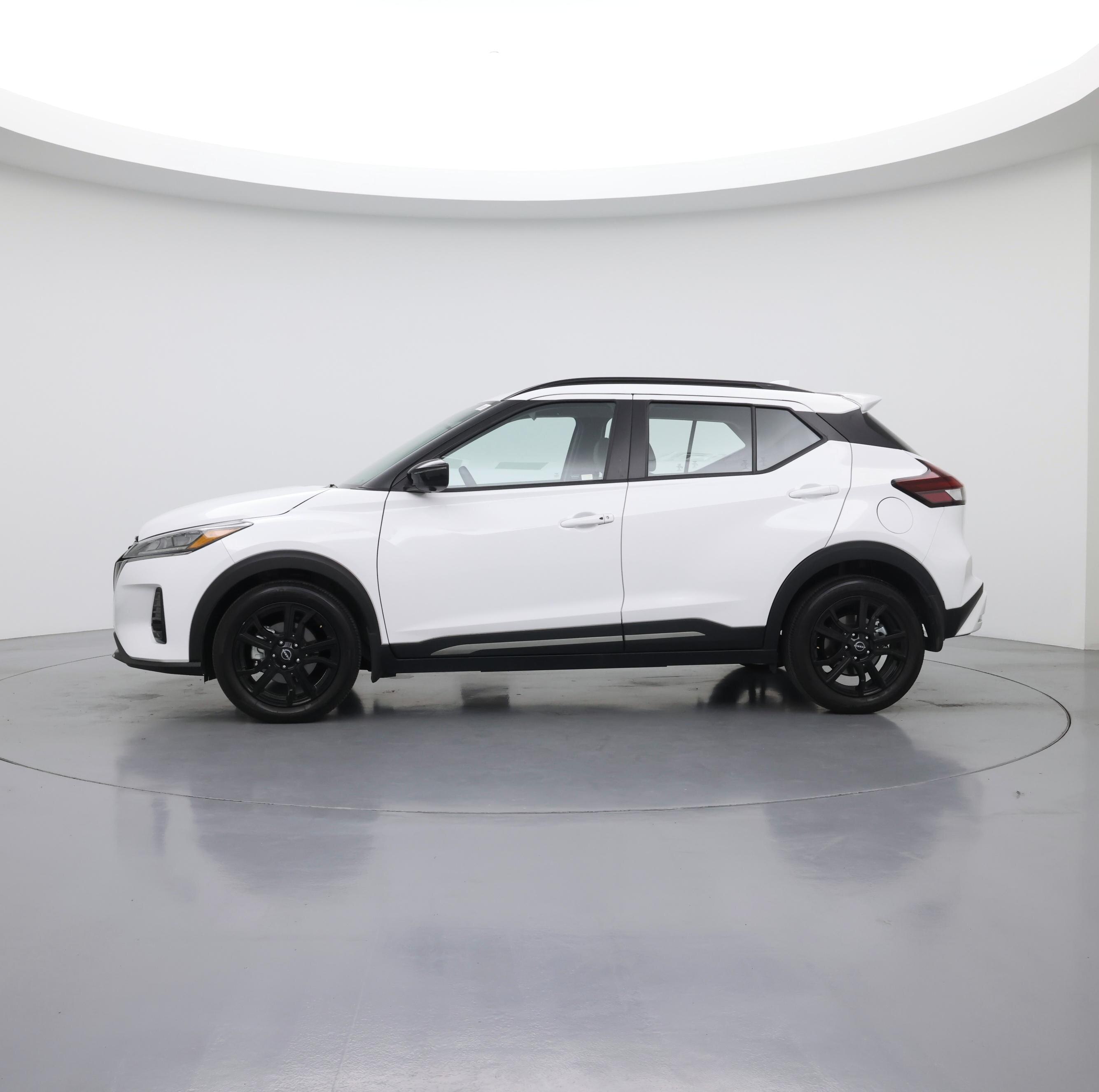 Thumbnail: 2023 Nissan Kicks - 3