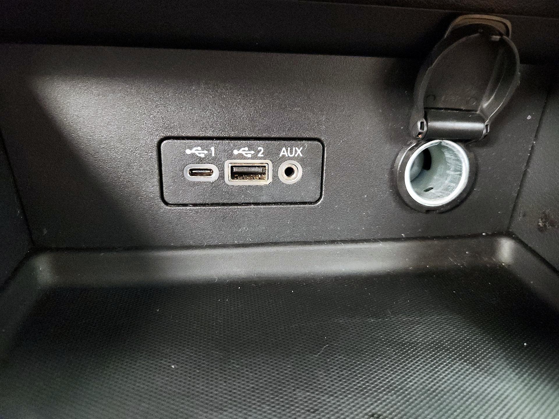 Thumbnail: 2020 Nissan Sentra - 18