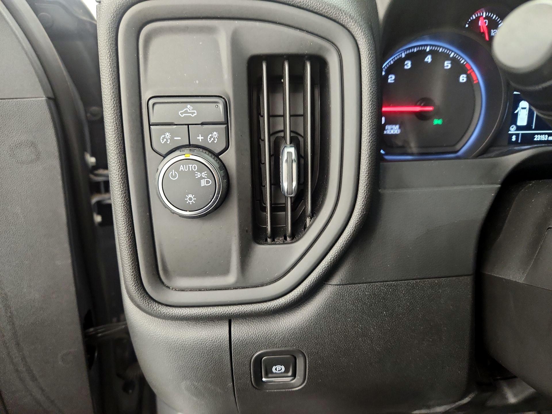 Thumbnail: 2021 Chevrolet Silverado 1500 - 13