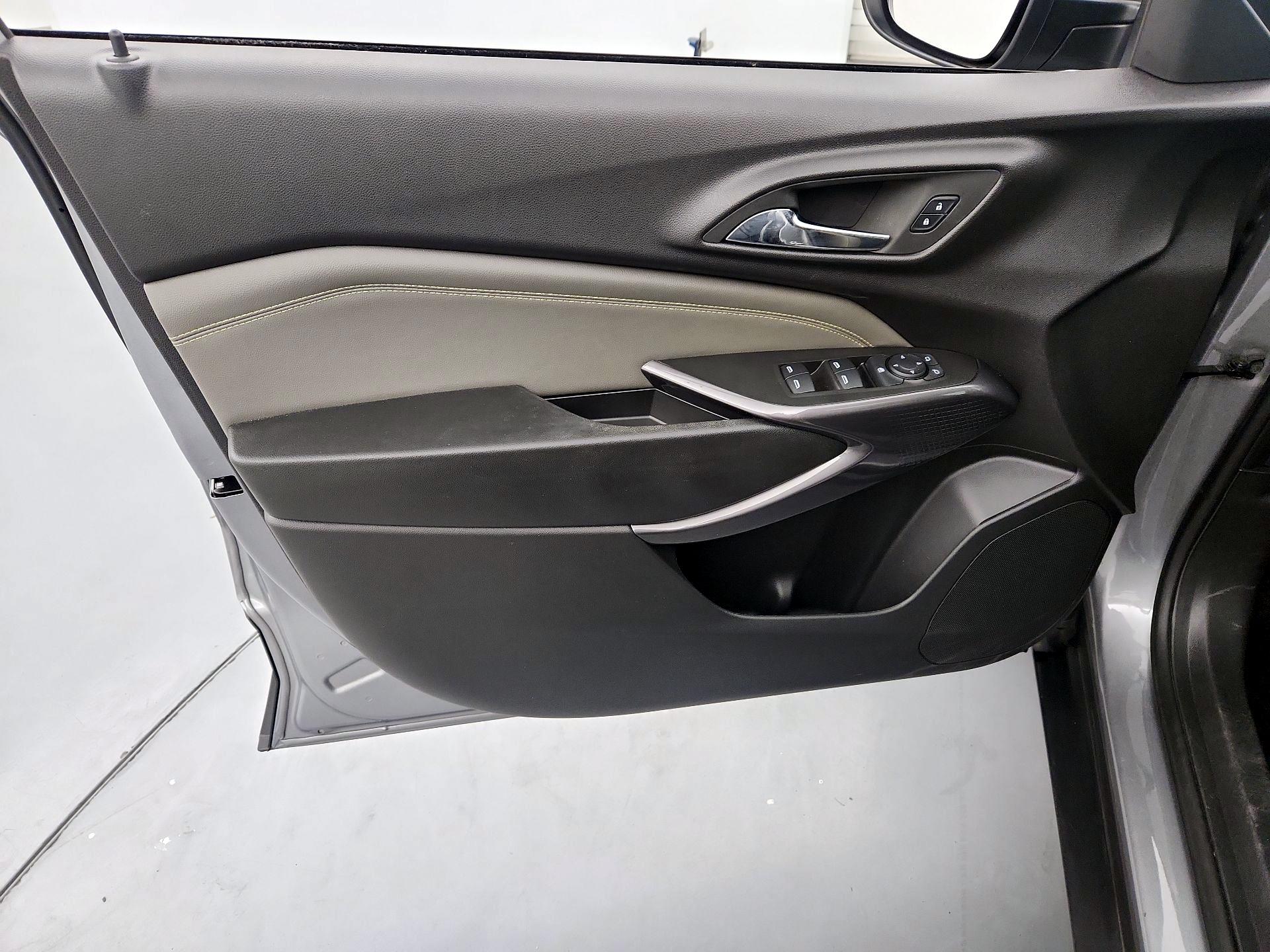 Thumbnail: 2025 Chevrolet Trax - 12