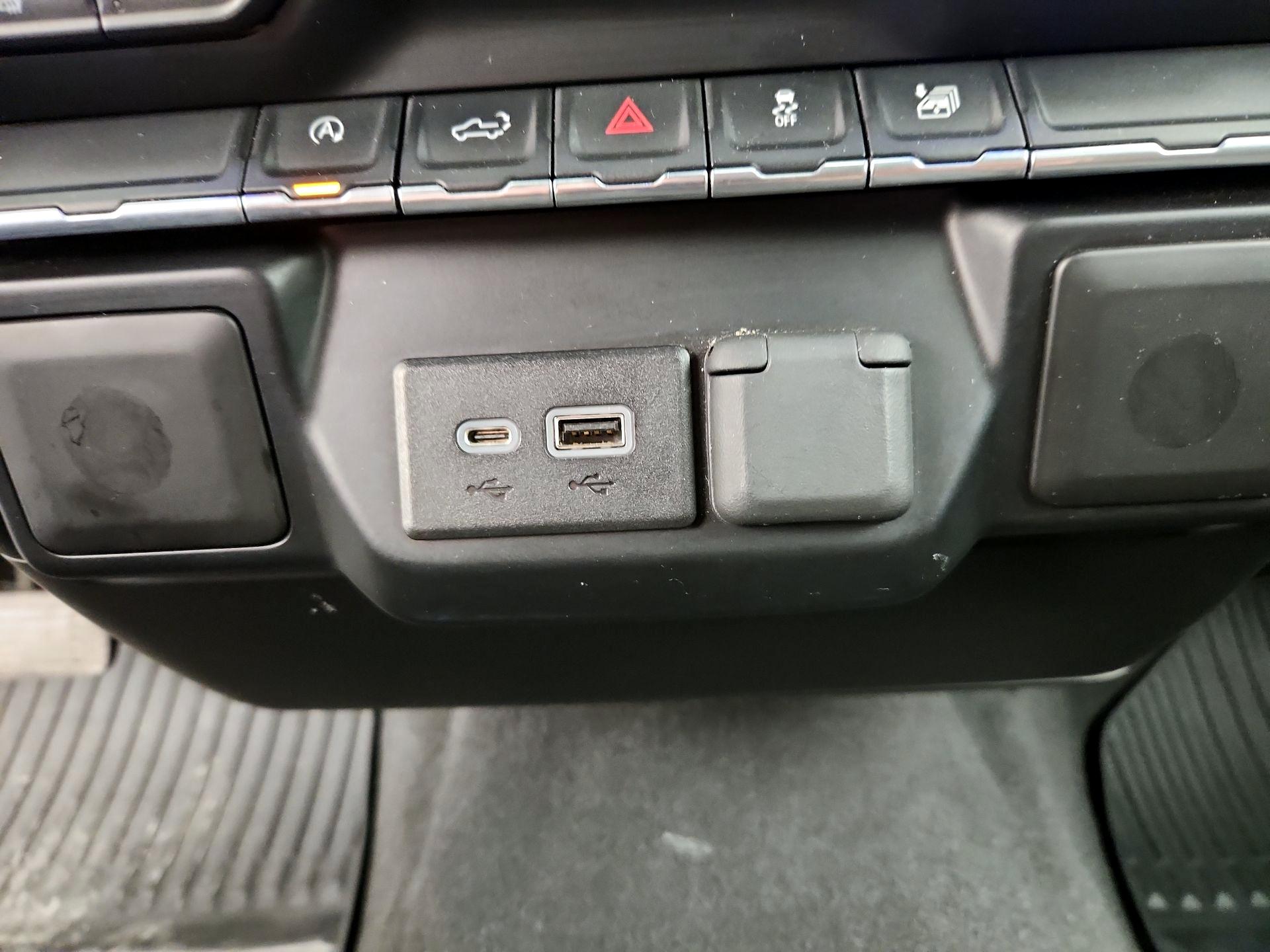 Thumbnail: 2019 Chevrolet Silverado 1500 - 18