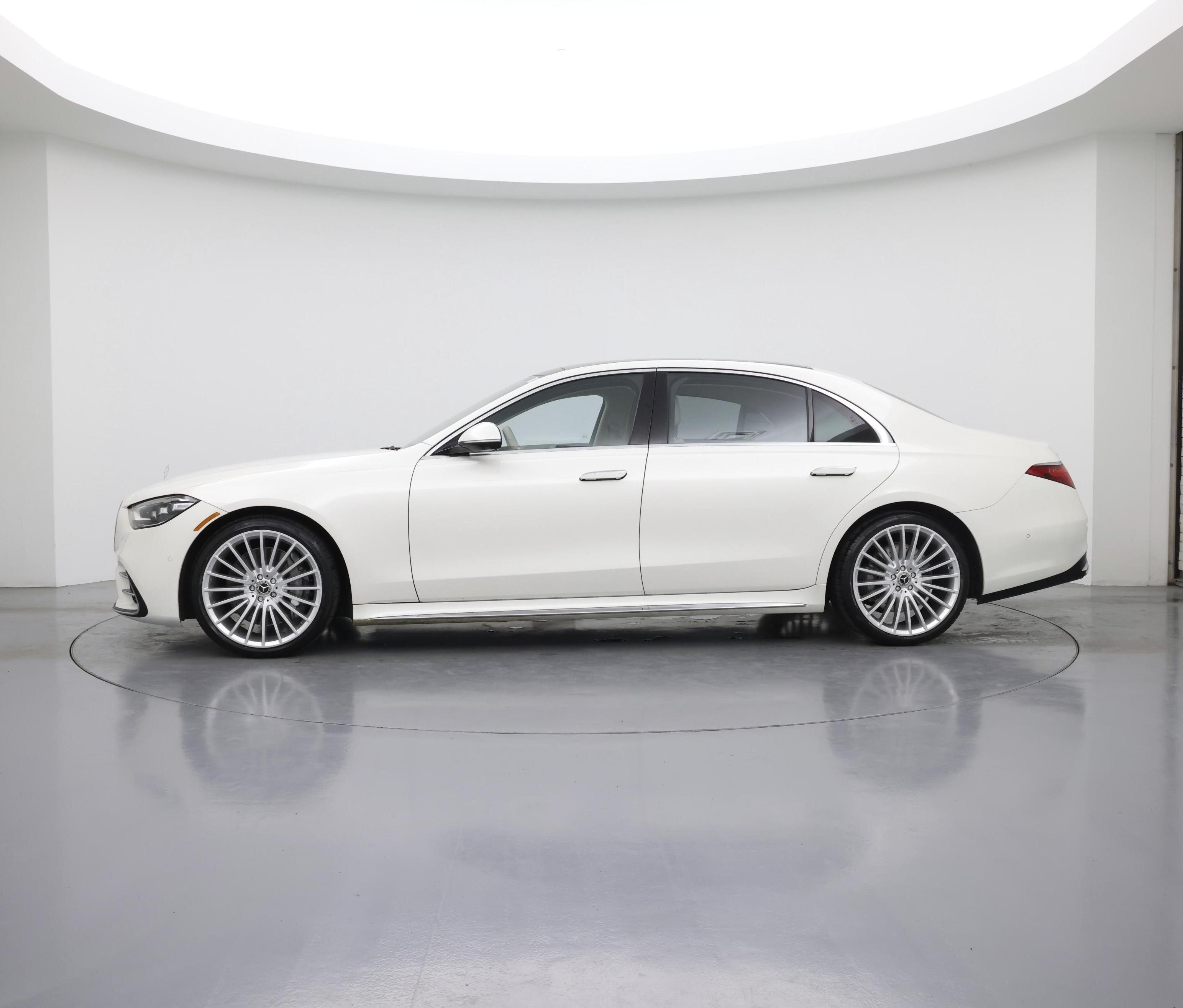 Thumbnail: 2022 Mercedes-Benz S-Class - 3