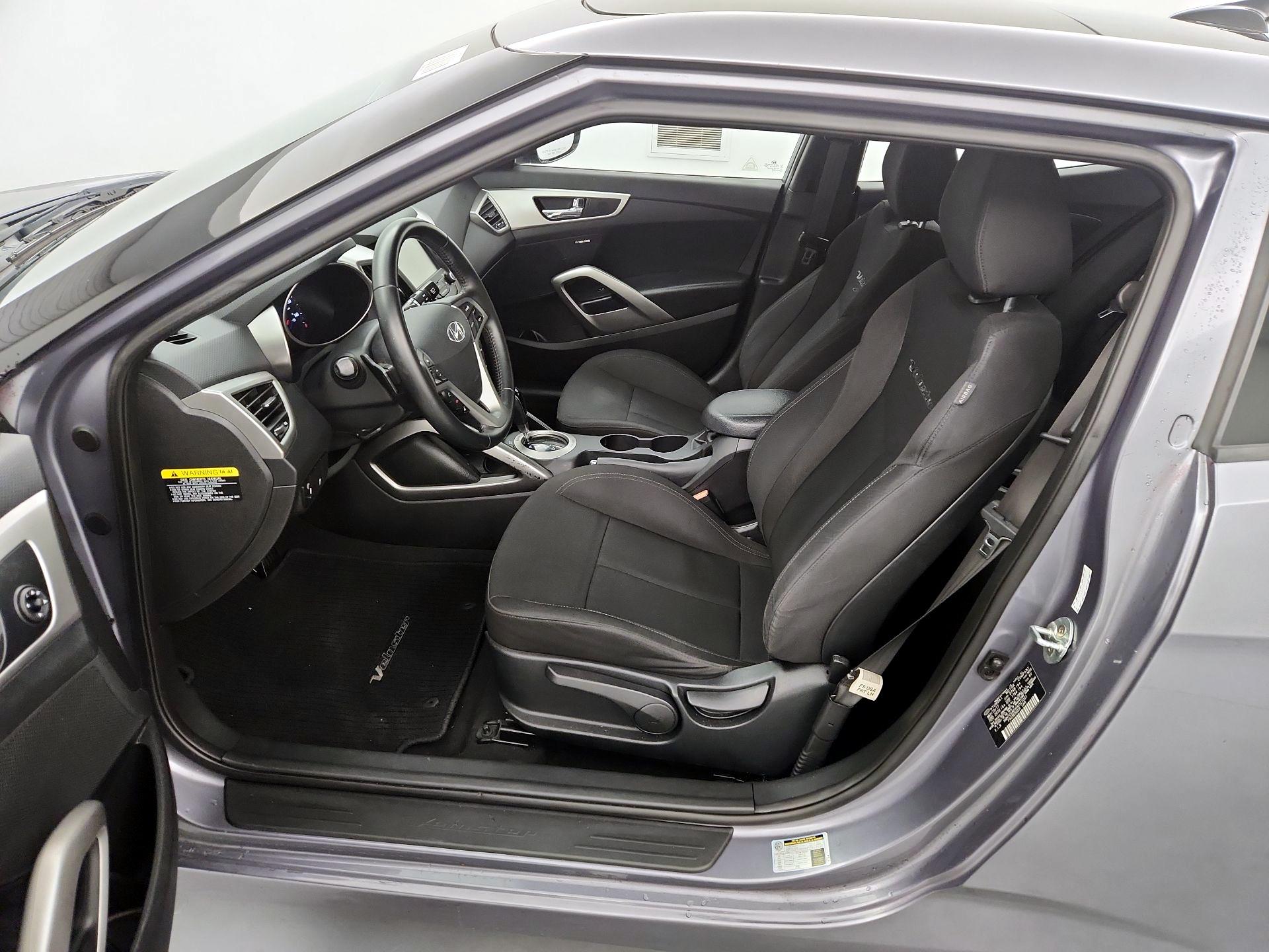 Thumbnail: 2017 Hyundai Veloster - 11