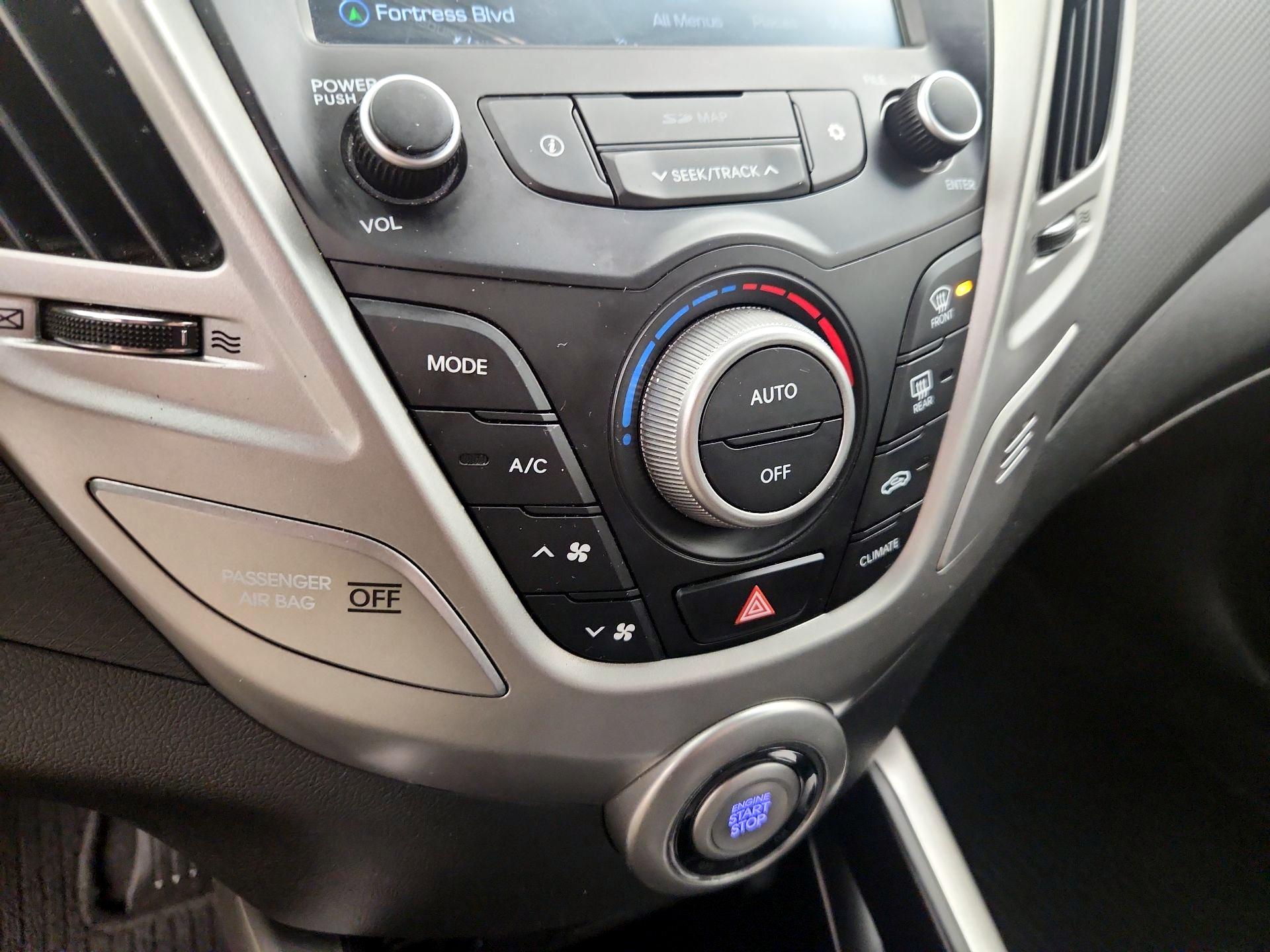 Thumbnail: 2017 Hyundai Veloster - 17