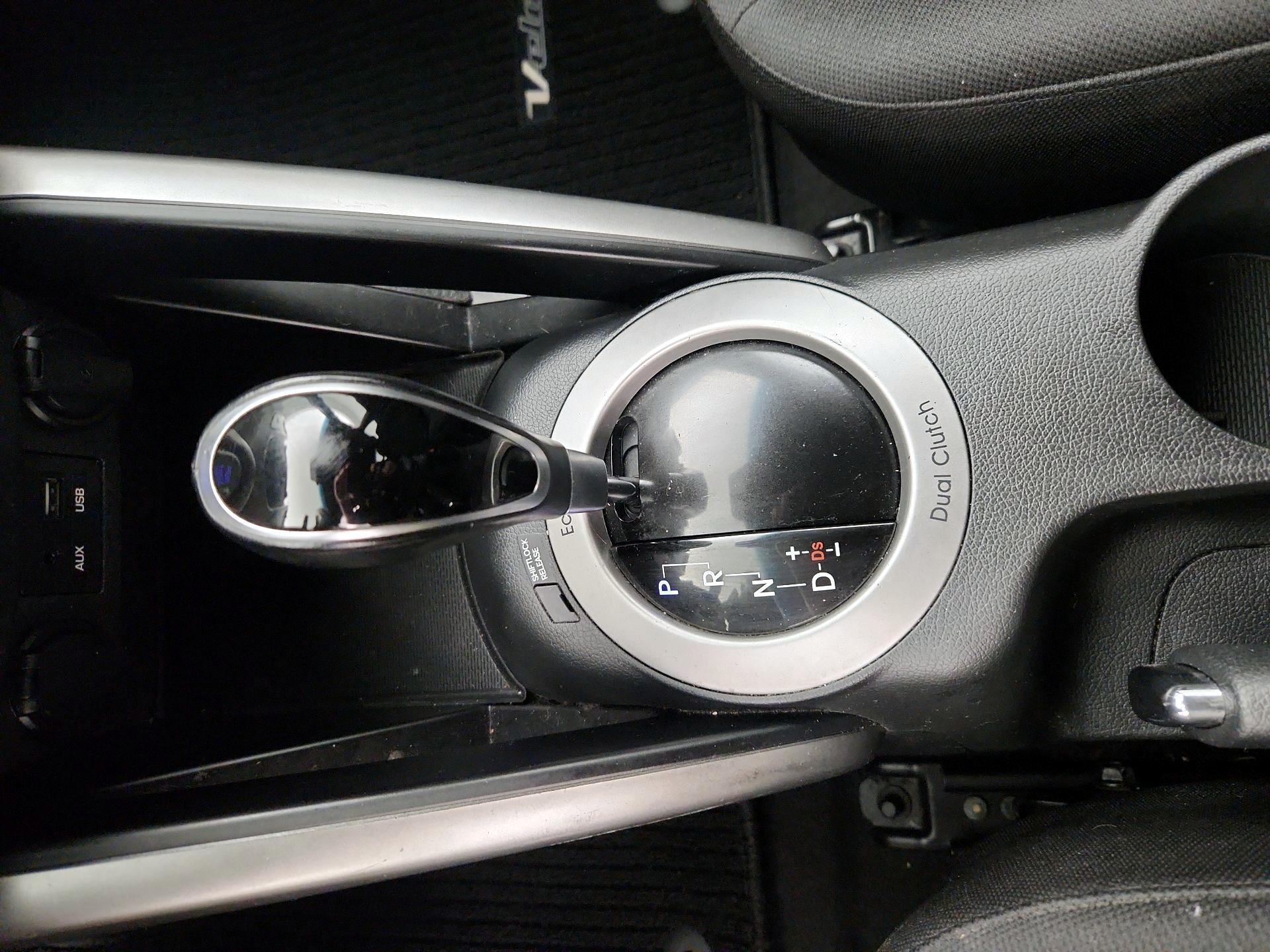 Thumbnail: 2017 Hyundai Veloster - 18