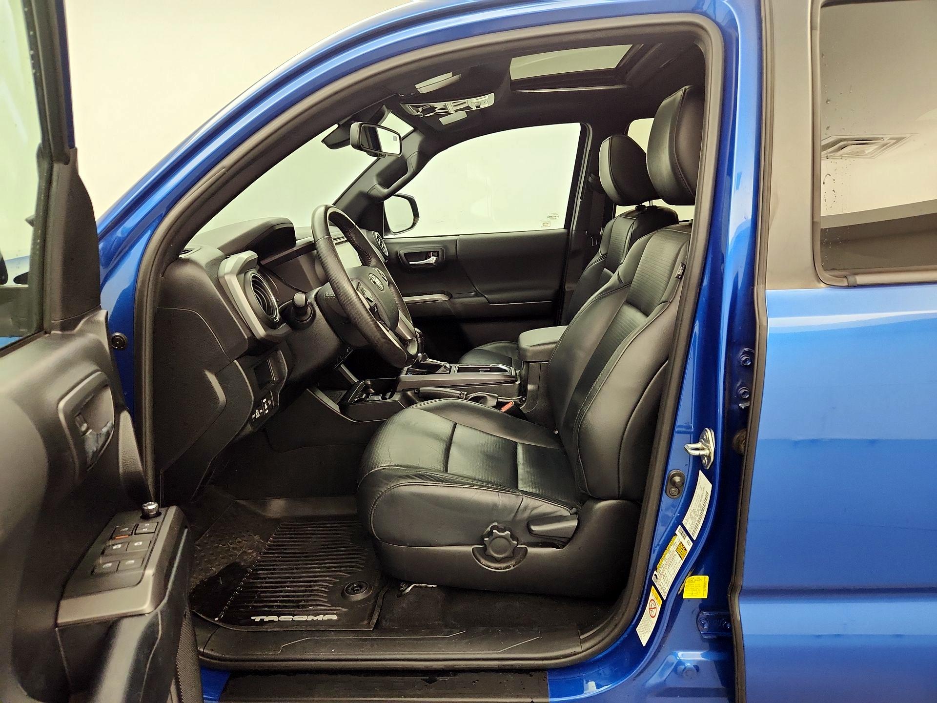 Thumbnail: 2018 Toyota Tacoma - 11