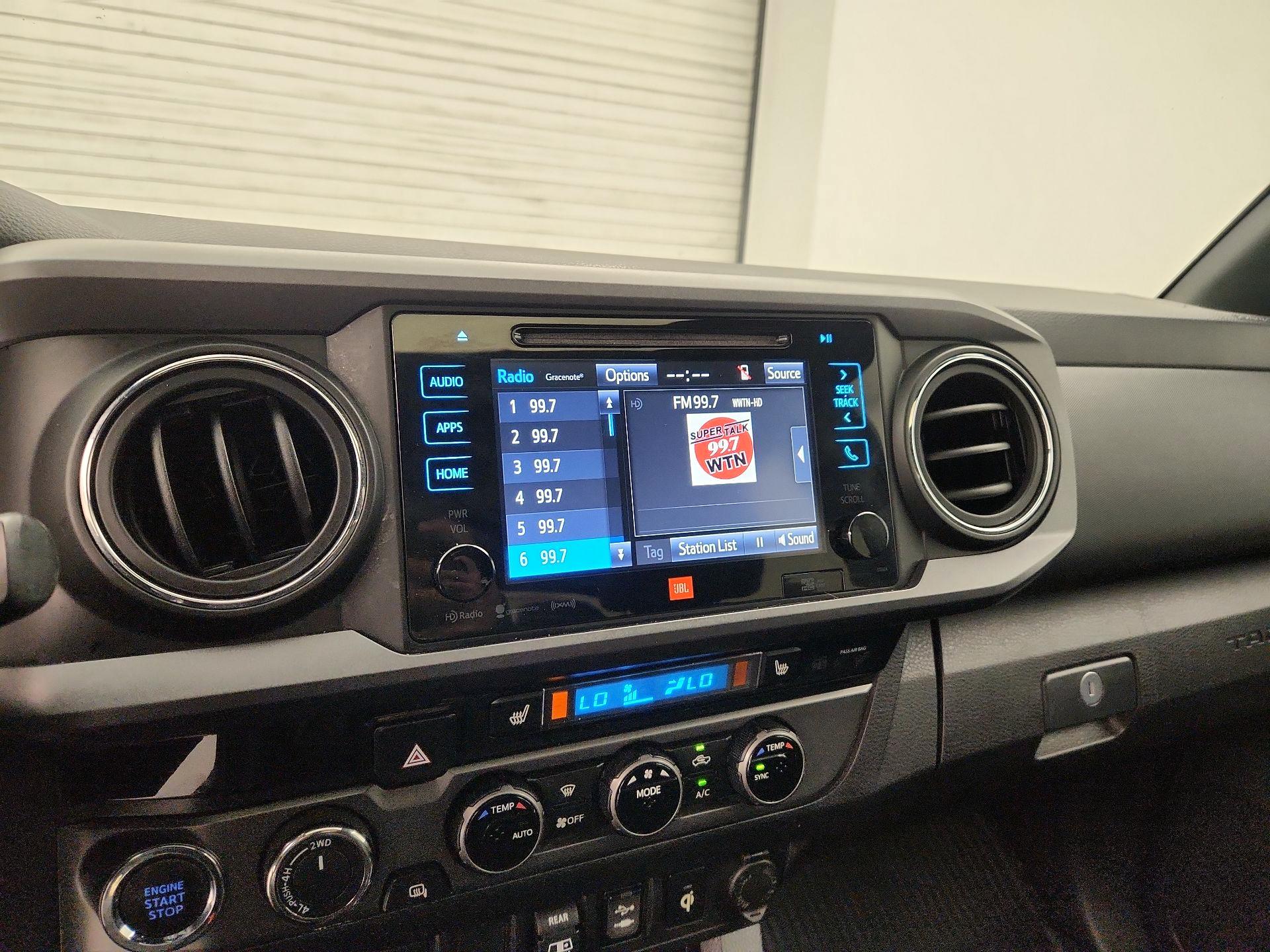 Thumbnail: 2018 Toyota Tacoma - 15