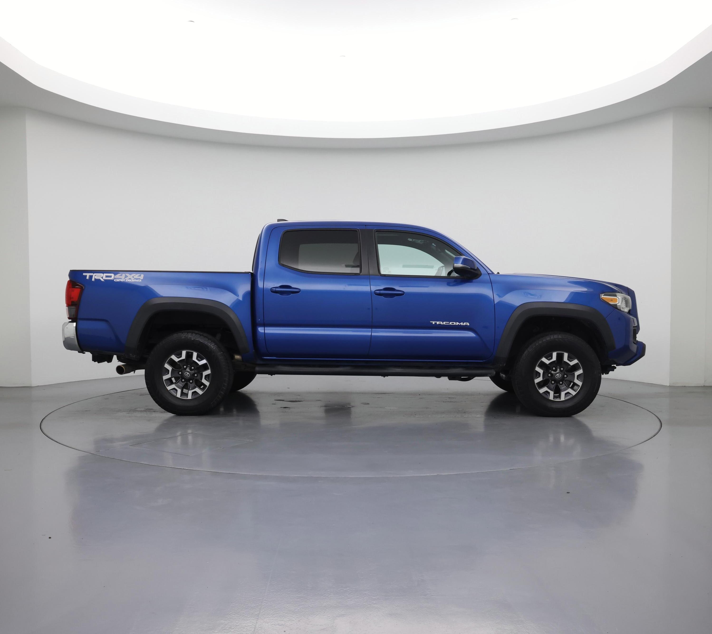 Thumbnail: 2018 Toyota Tacoma - 7