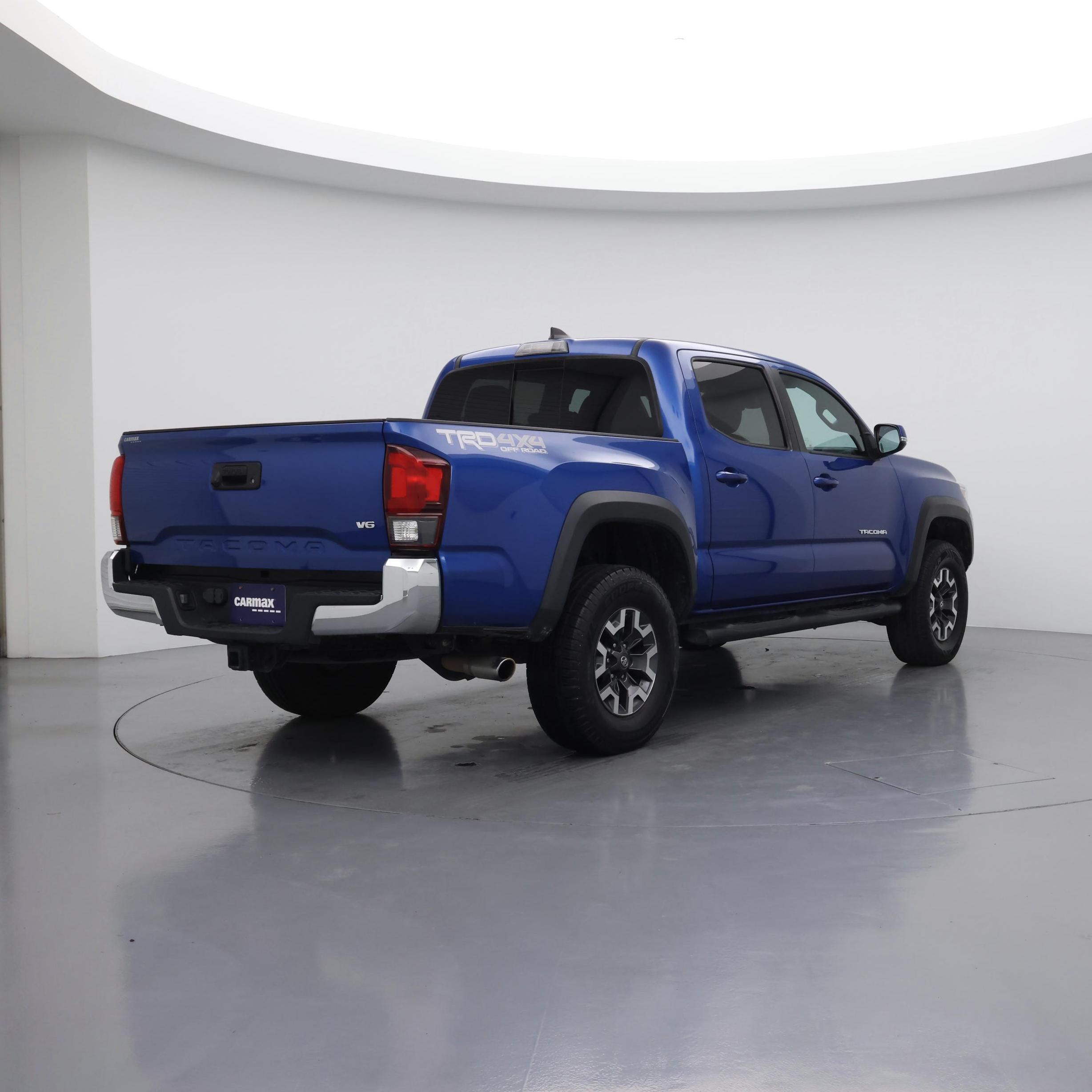Thumbnail: 2018 Toyota Tacoma - 8