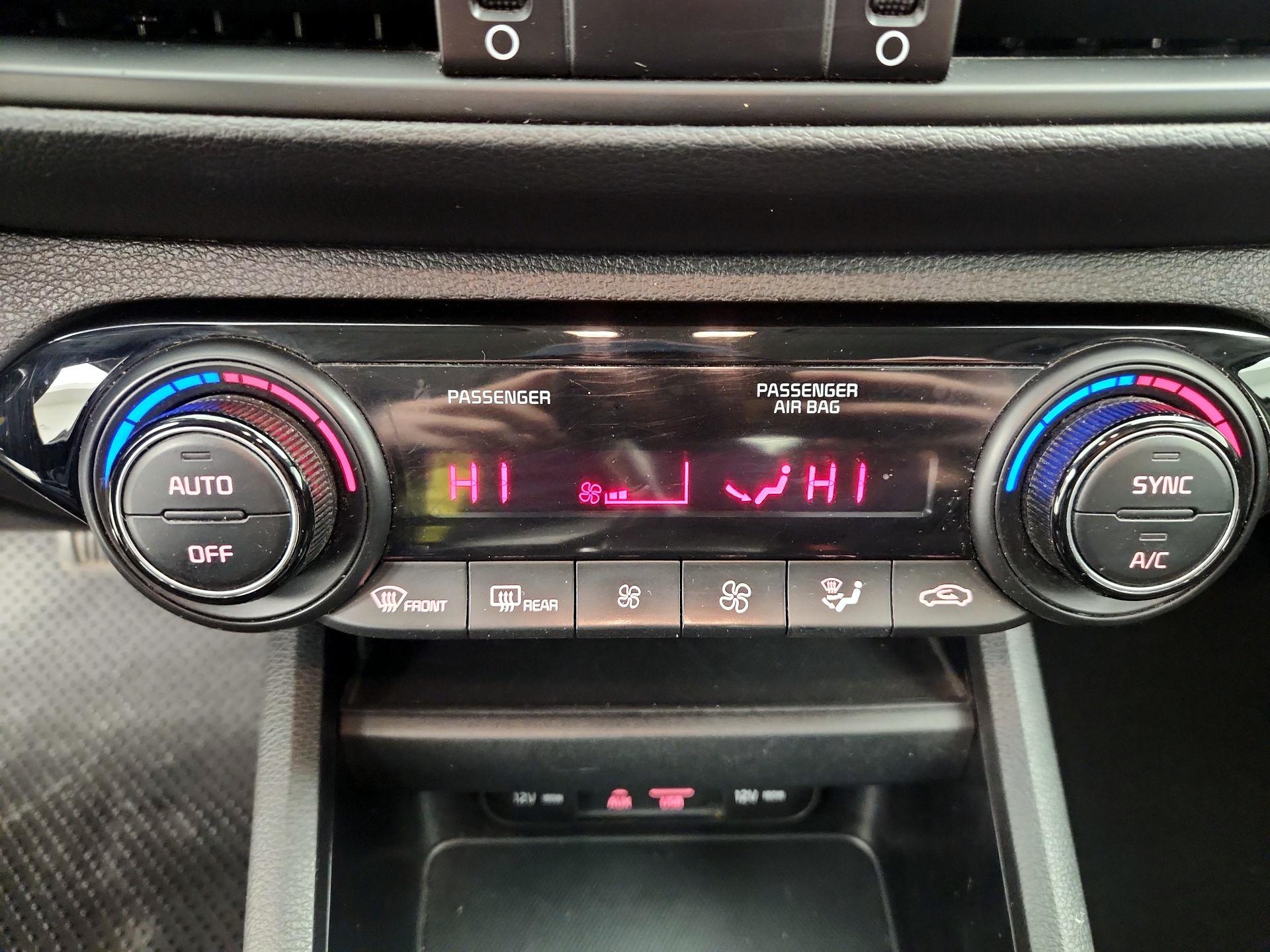 Thumbnail: 2019 Kia Forte - 16