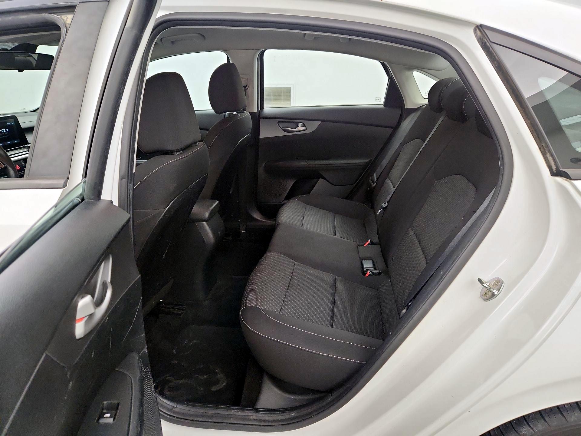 Thumbnail: 2019 Kia Forte - 19