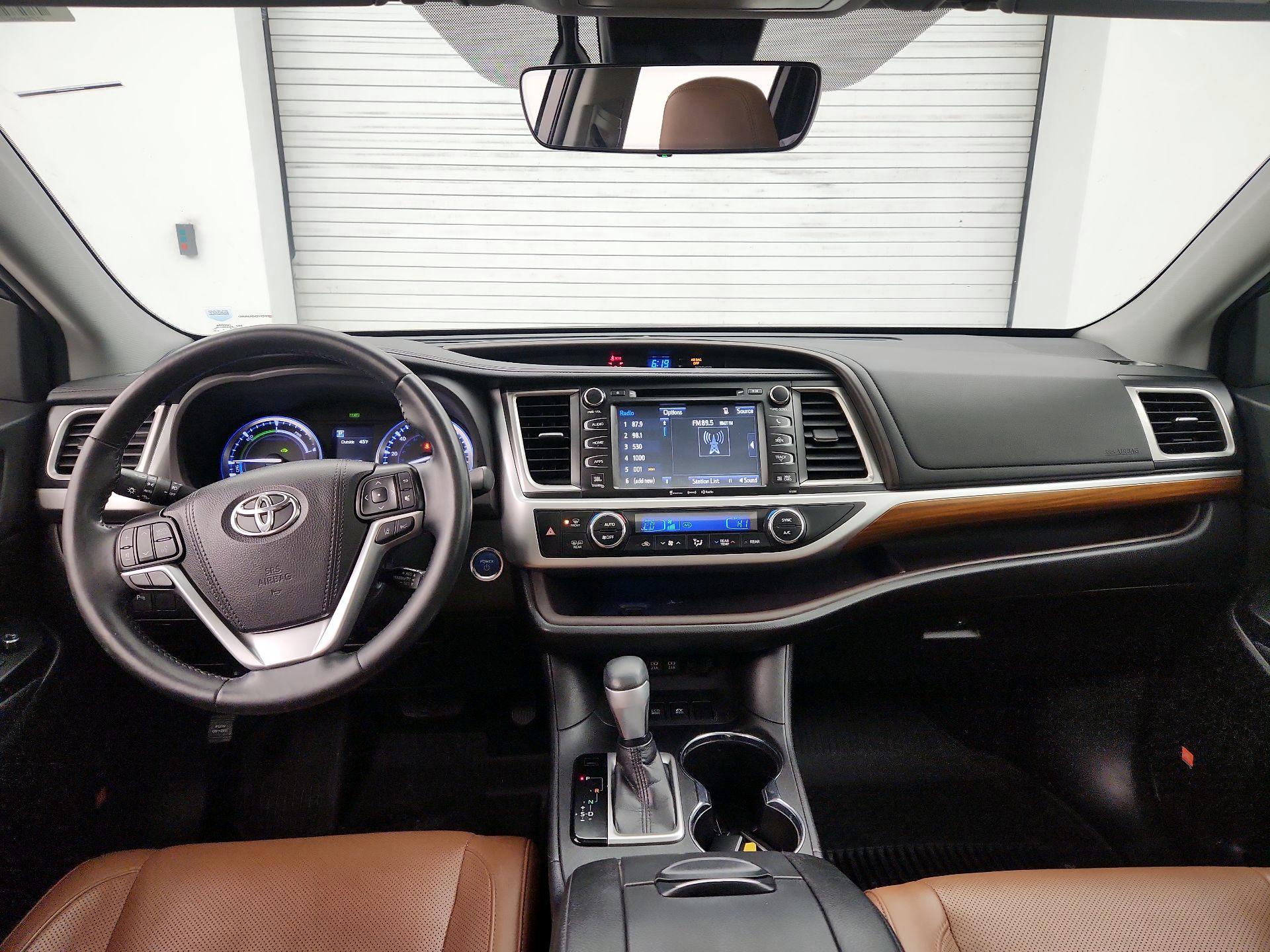 Thumbnail: 2019 Toyota Highlander - 9