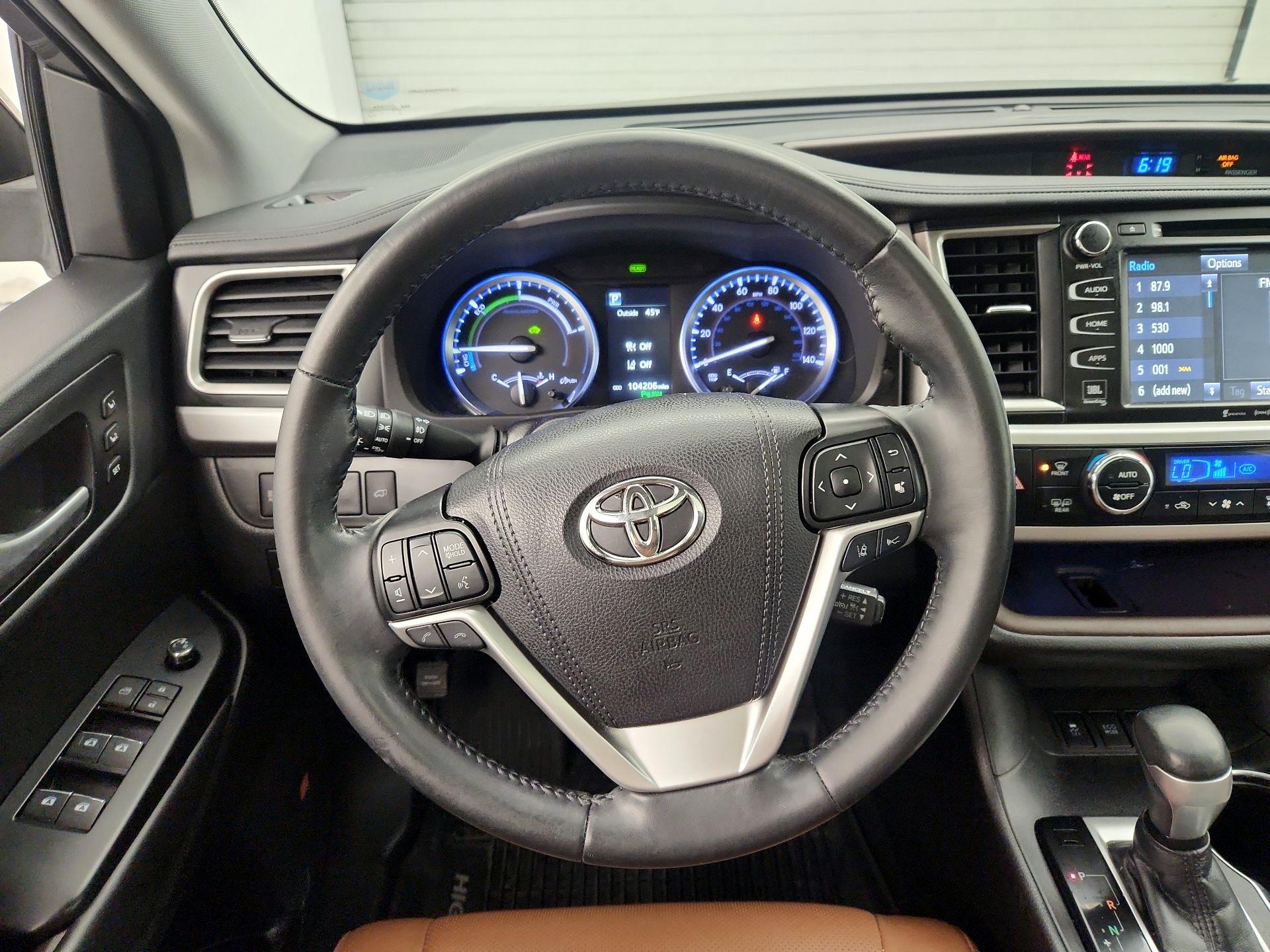 Thumbnail: 2019 Toyota Highlander - 10