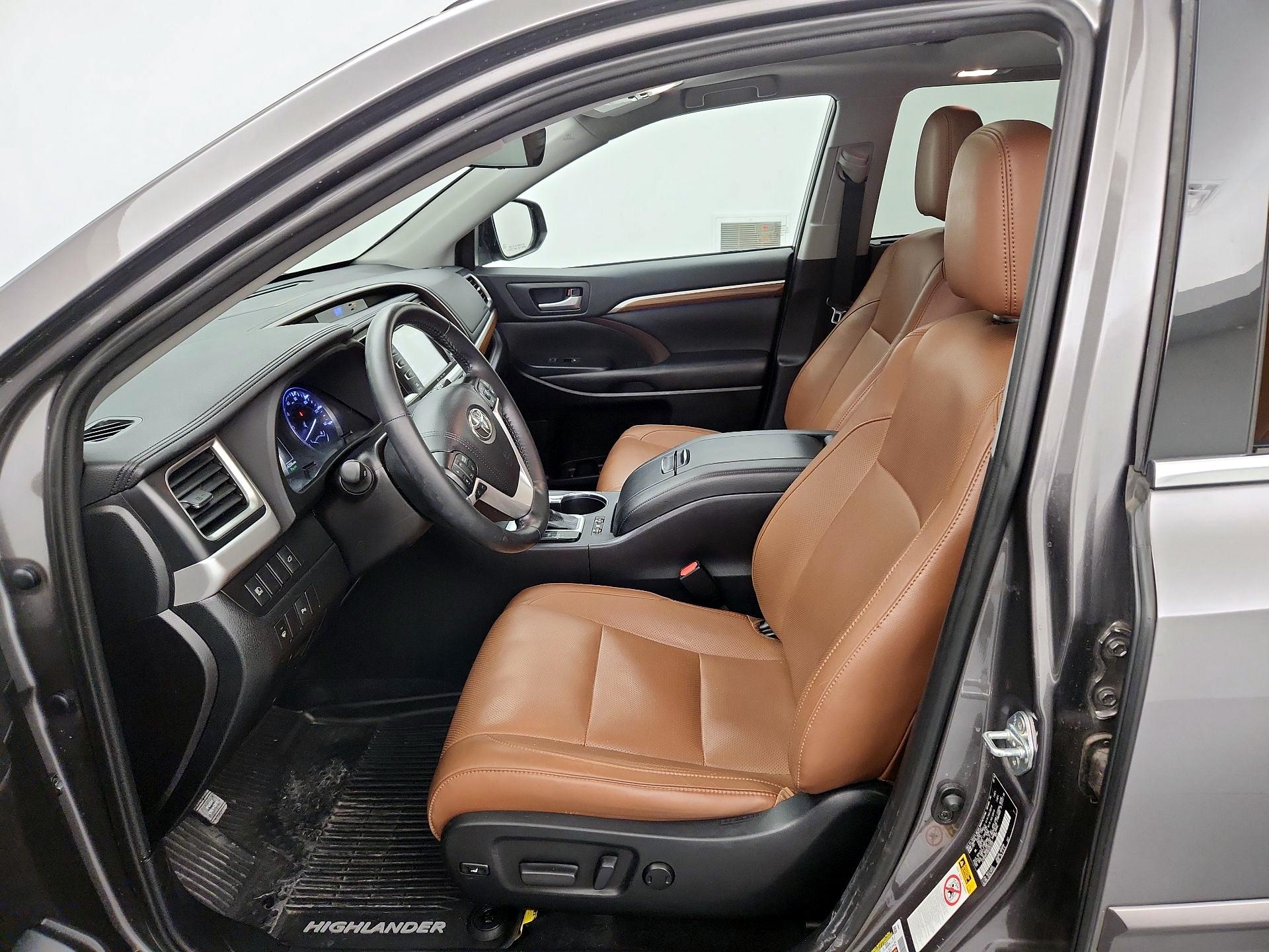 Thumbnail: 2019 Toyota Highlander - 11