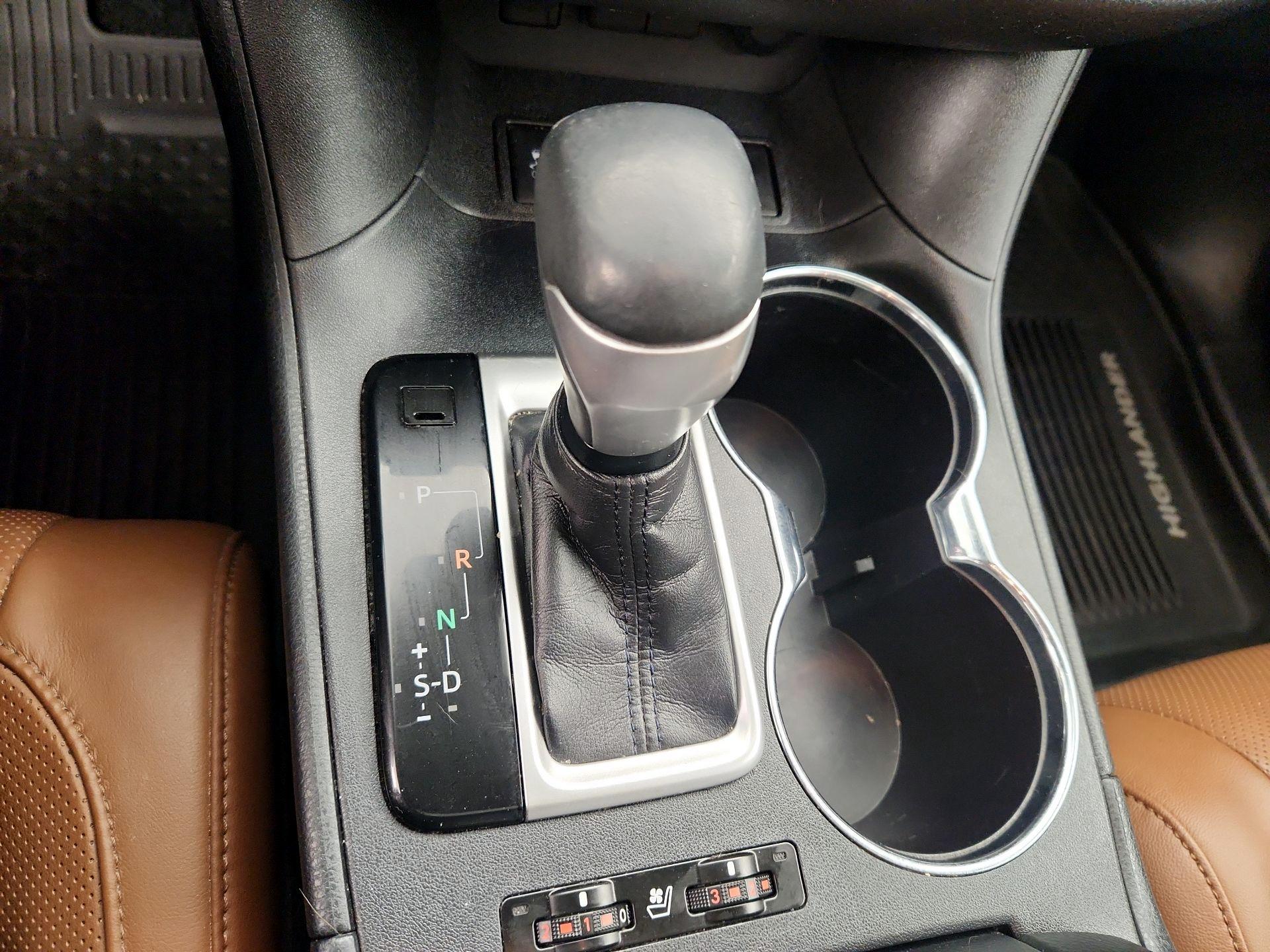 Thumbnail: 2019 Toyota Highlander - 17