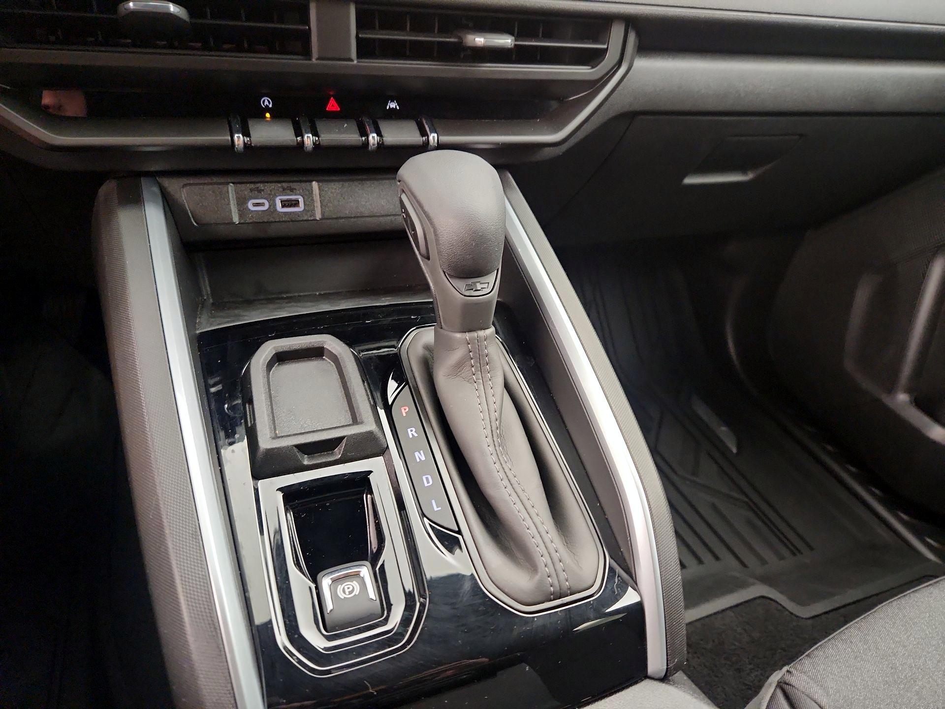 Thumbnail: 2024 Chevrolet Colorado - 17