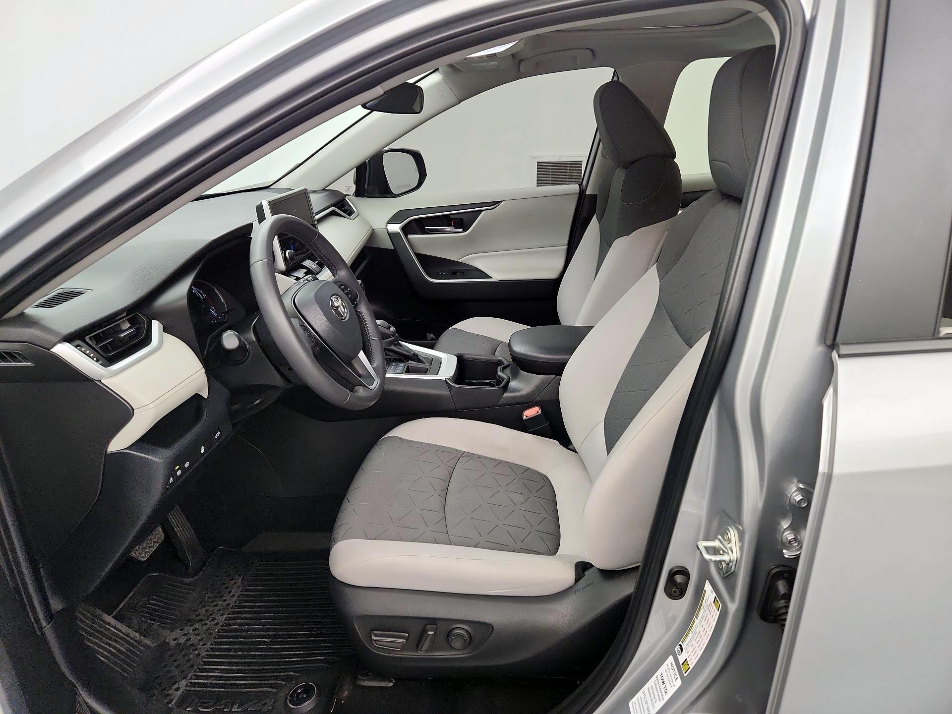 Thumbnail: 2023 Toyota RAV4 - 11