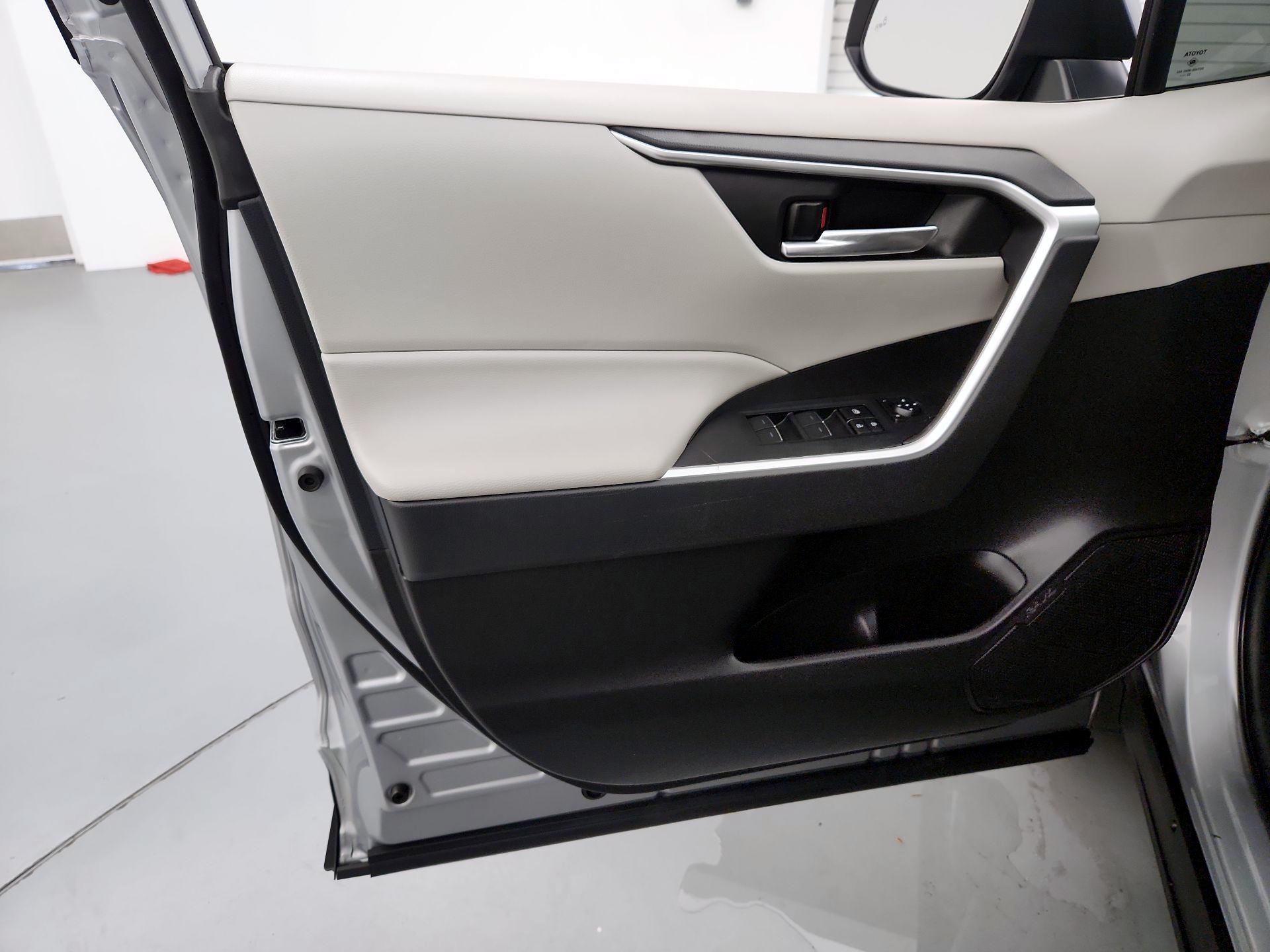 Thumbnail: 2023 Toyota RAV4 - 12